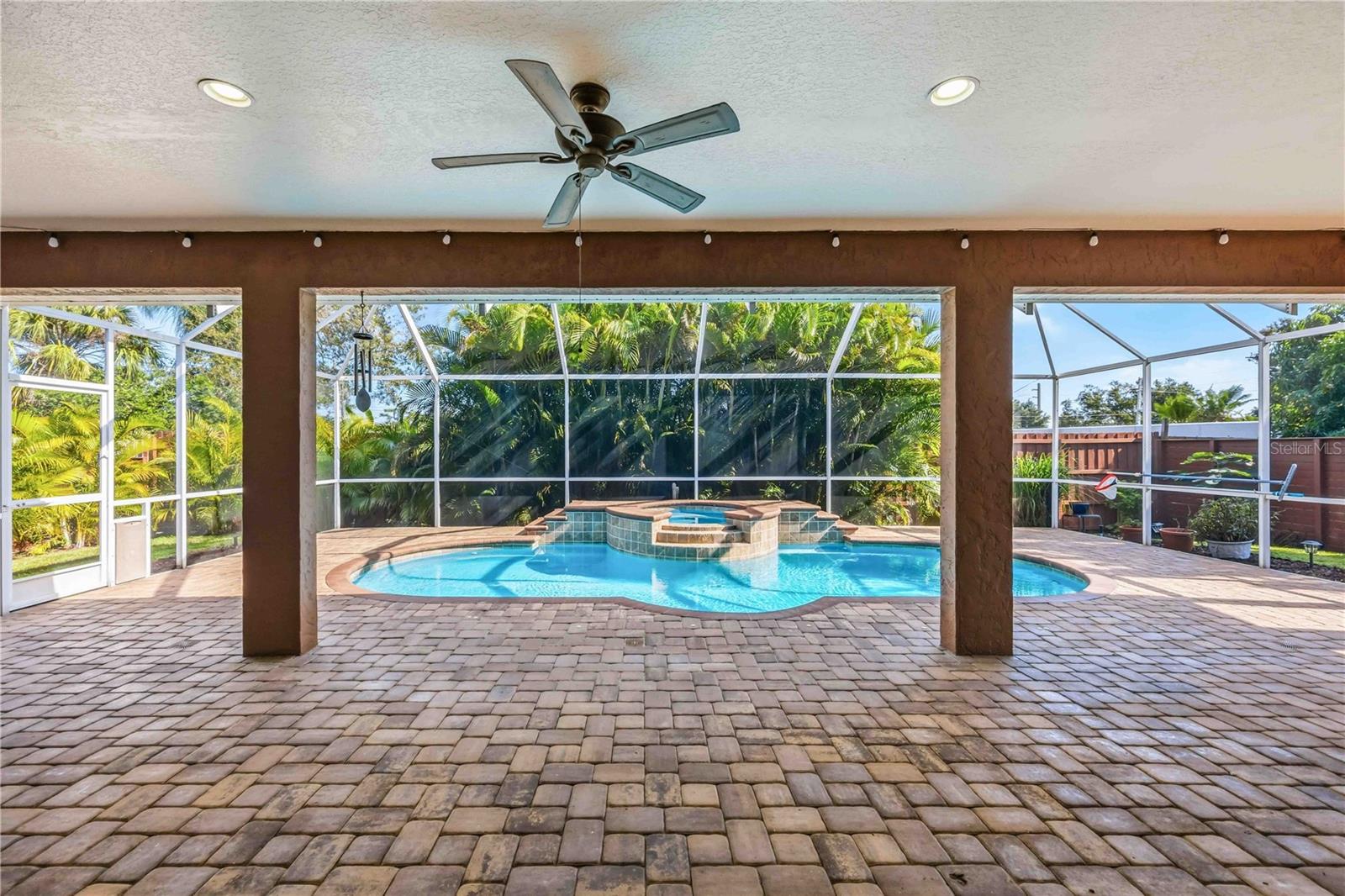 5105 MAGNOLIA POND DR