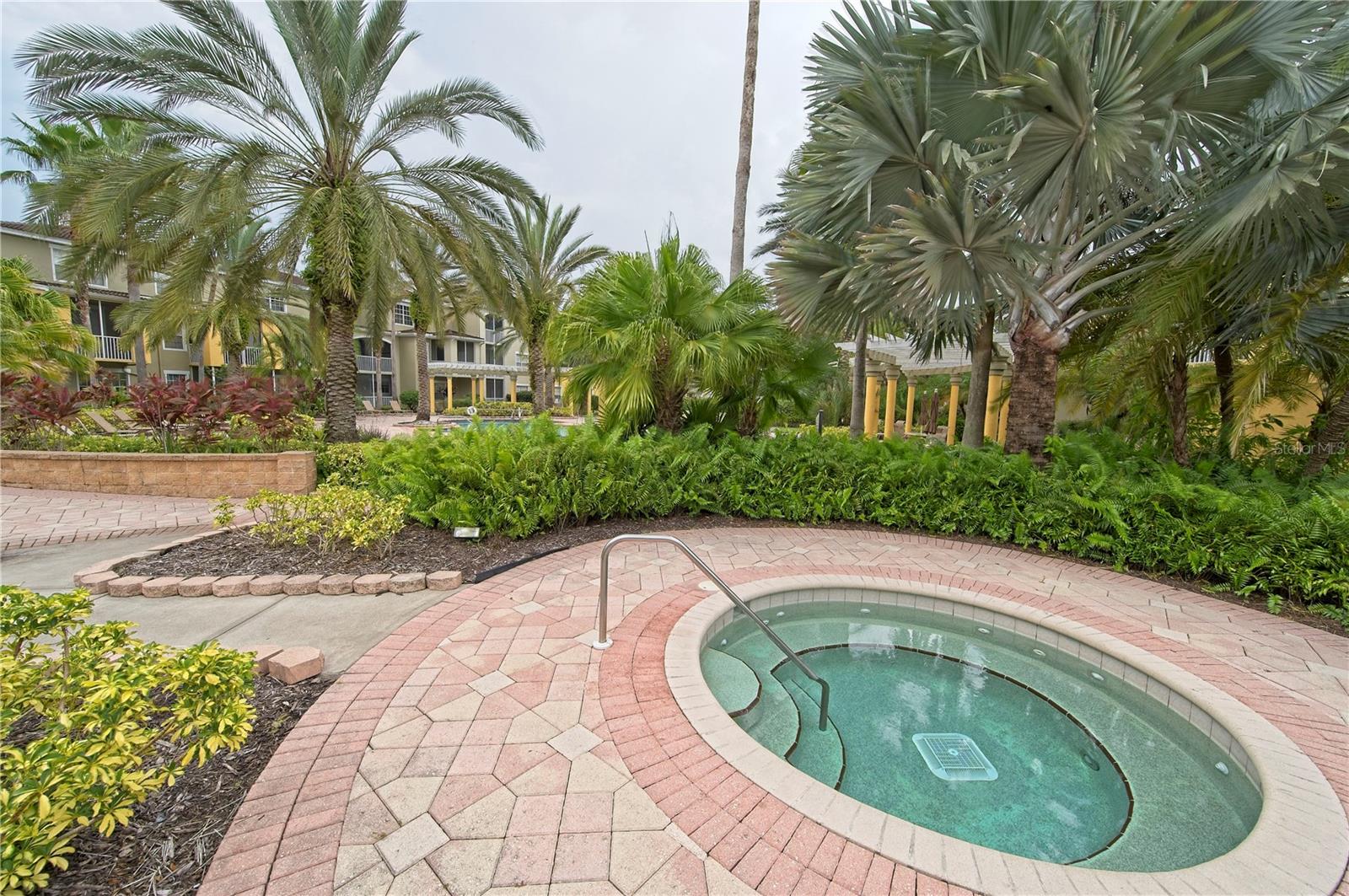 5701 BENTGRASS DR #18-206