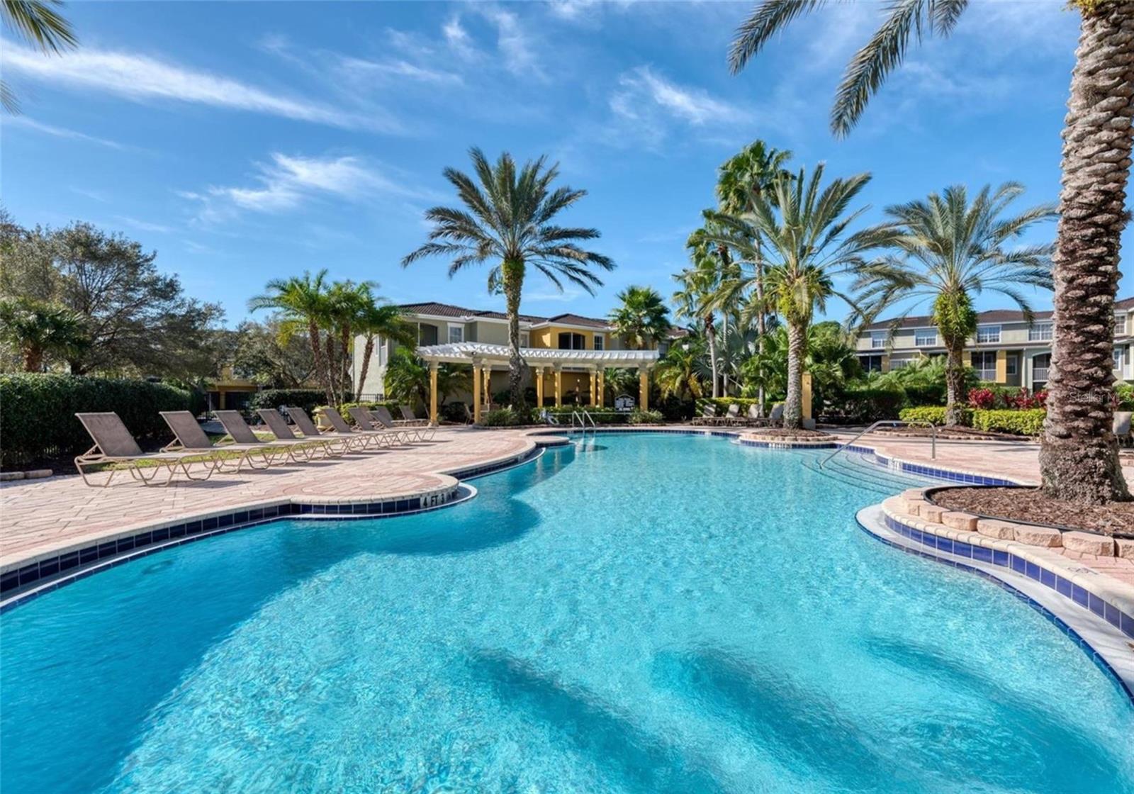 5701 BENTGRASS DR #18-206