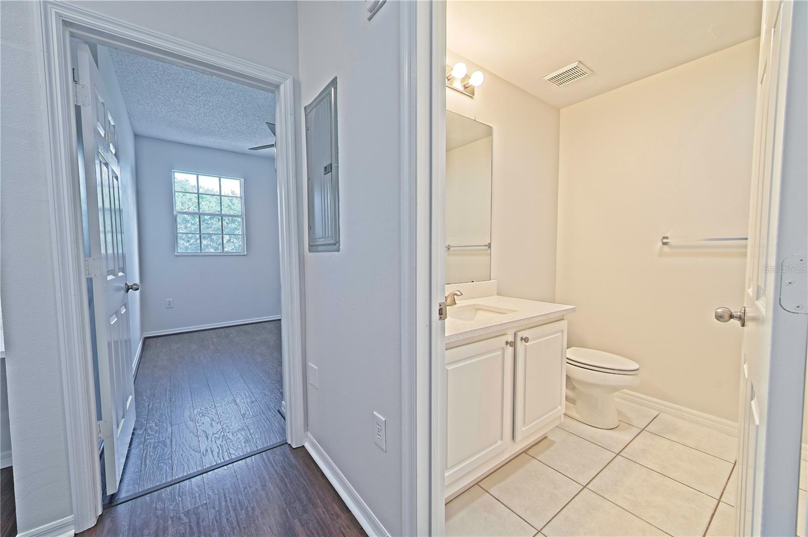 5701 BENTGRASS DR #18-206