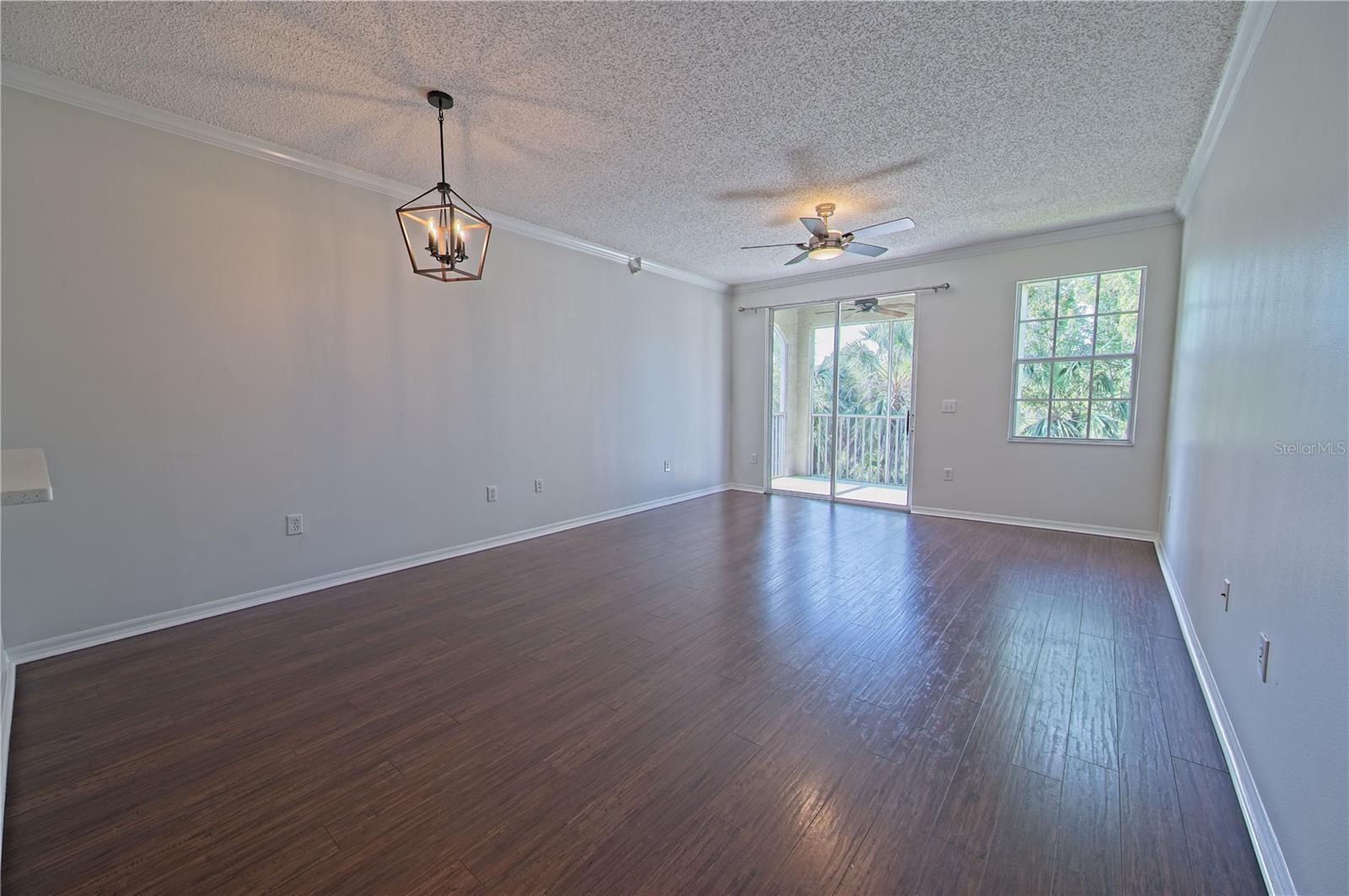 5701 BENTGRASS DR #18-206