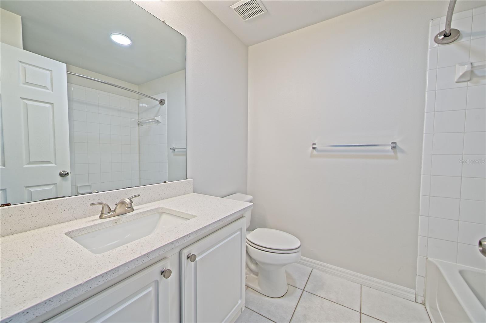 5701 BENTGRASS DR #18-206