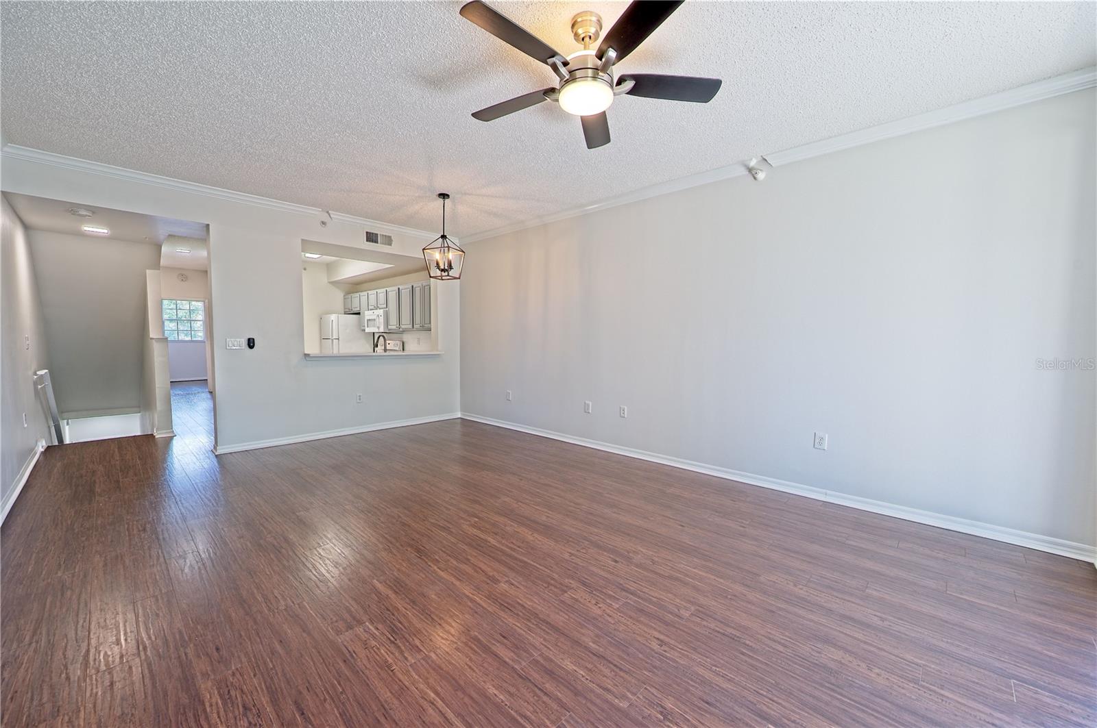 5701 BENTGRASS DR #18-206