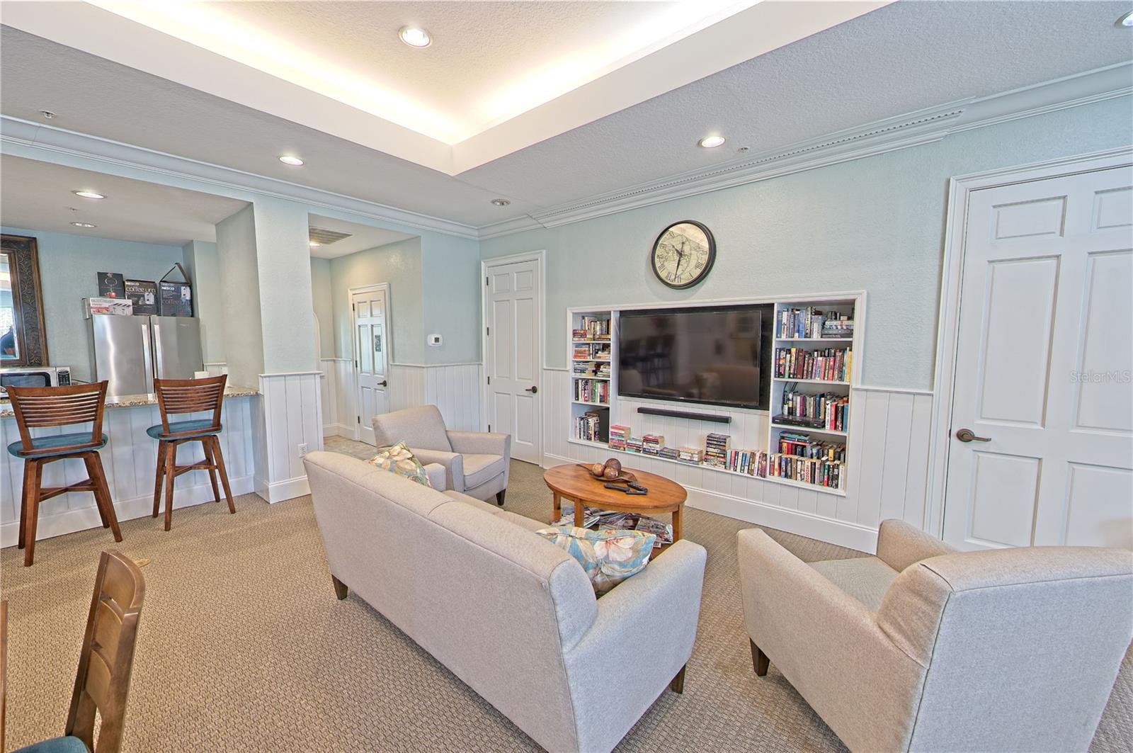 5701 BENTGRASS DR #18-206