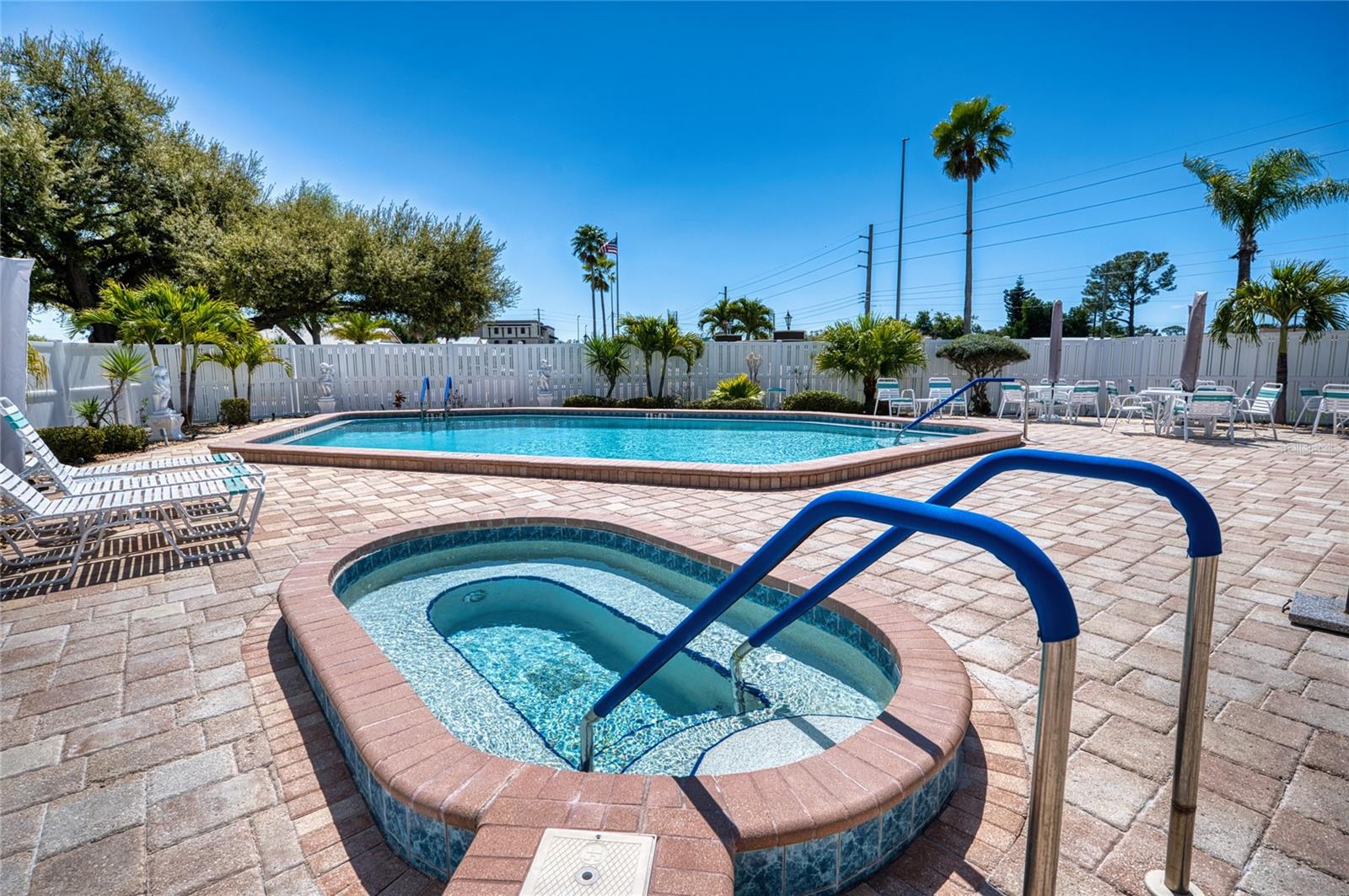 76 SANDSTONE CIR