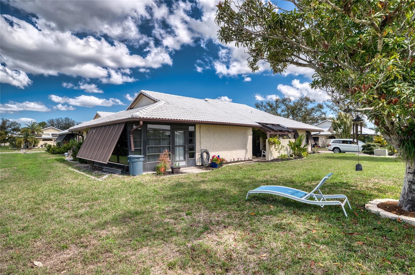 76 SANDSTONE CIR