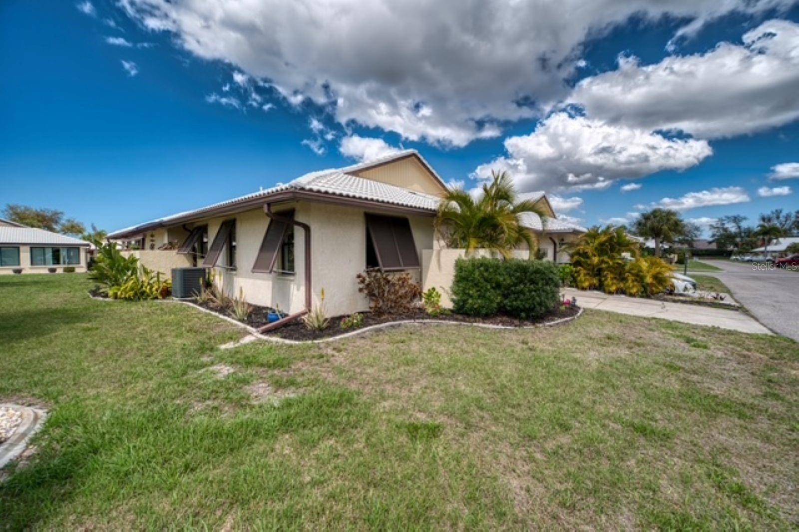 76 SANDSTONE CIR