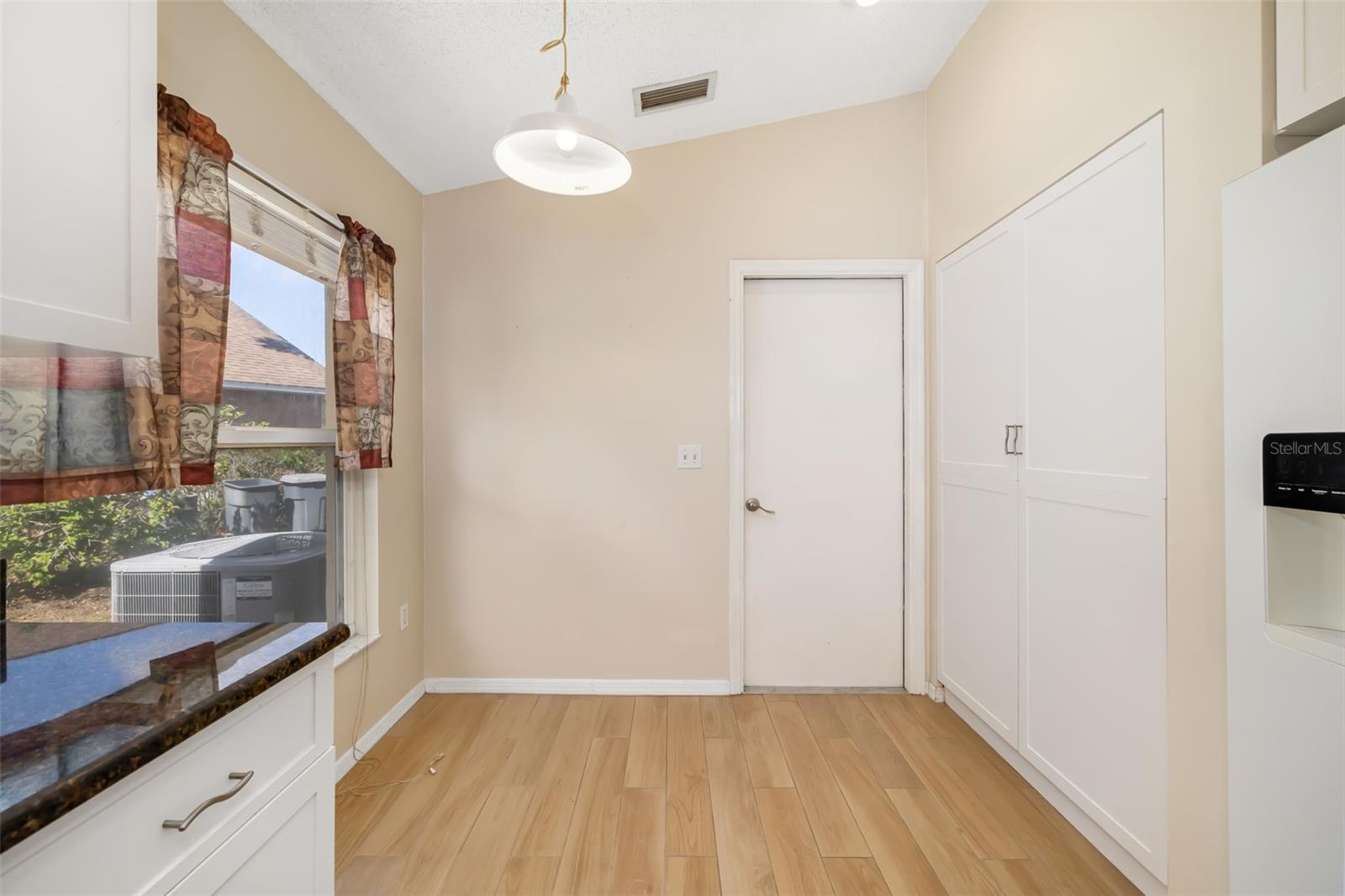 5462 CYNTHIA LN