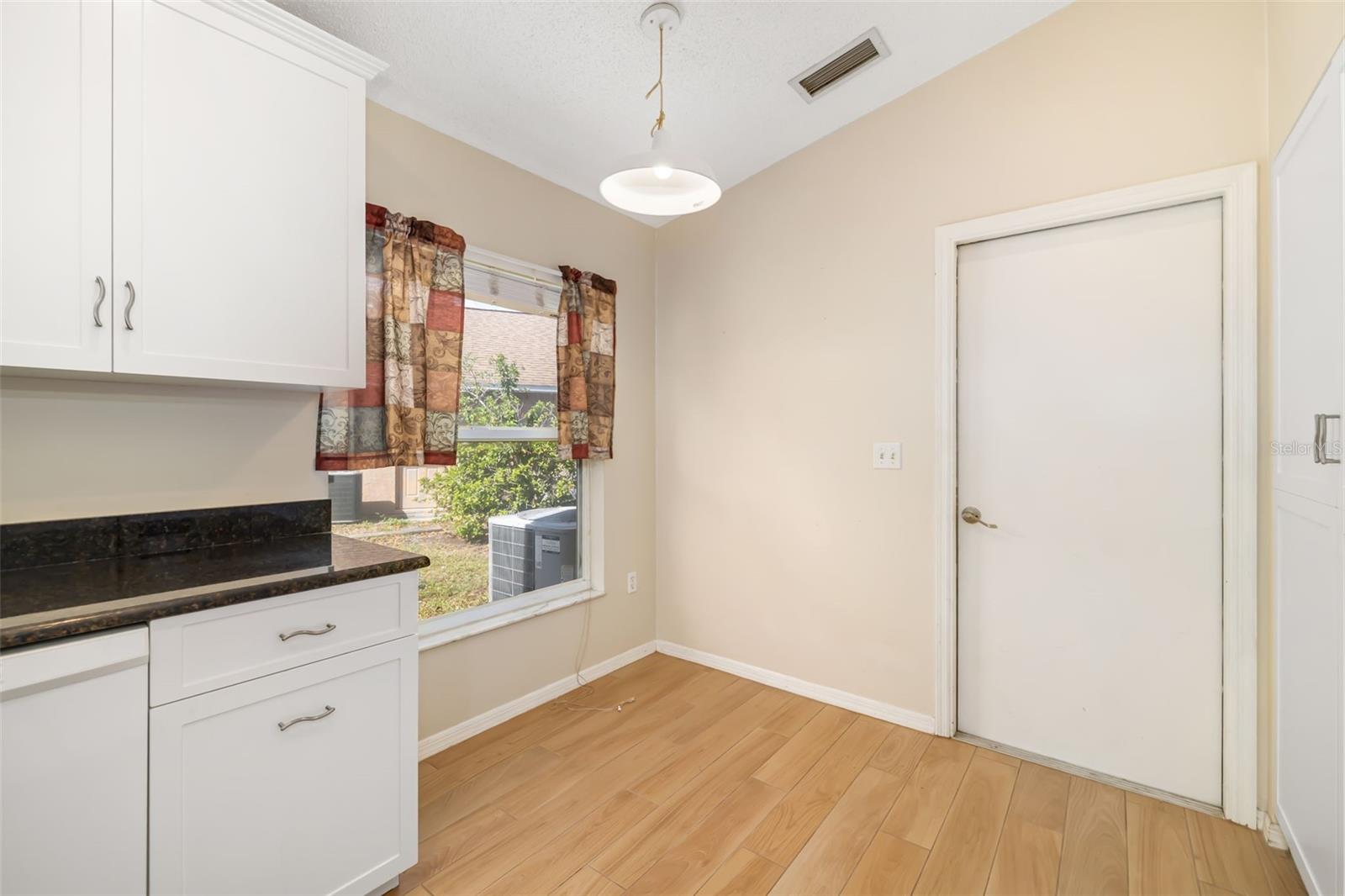 5462 CYNTHIA LN