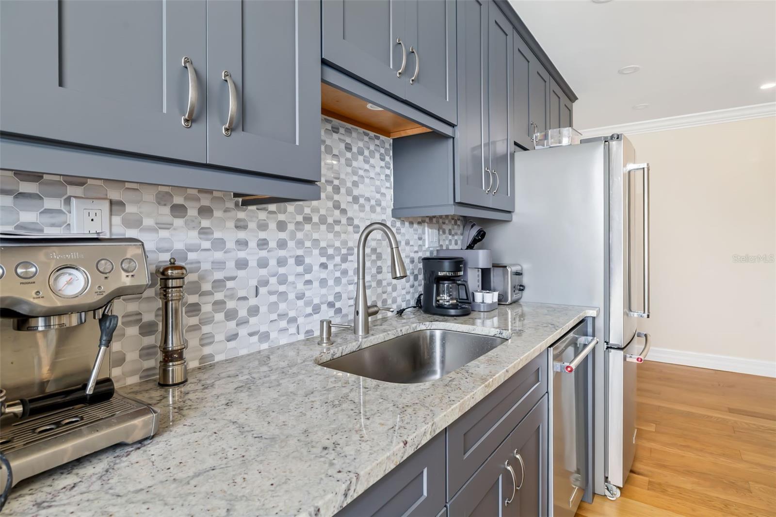 763 JOHN RINGLING BLVD #22