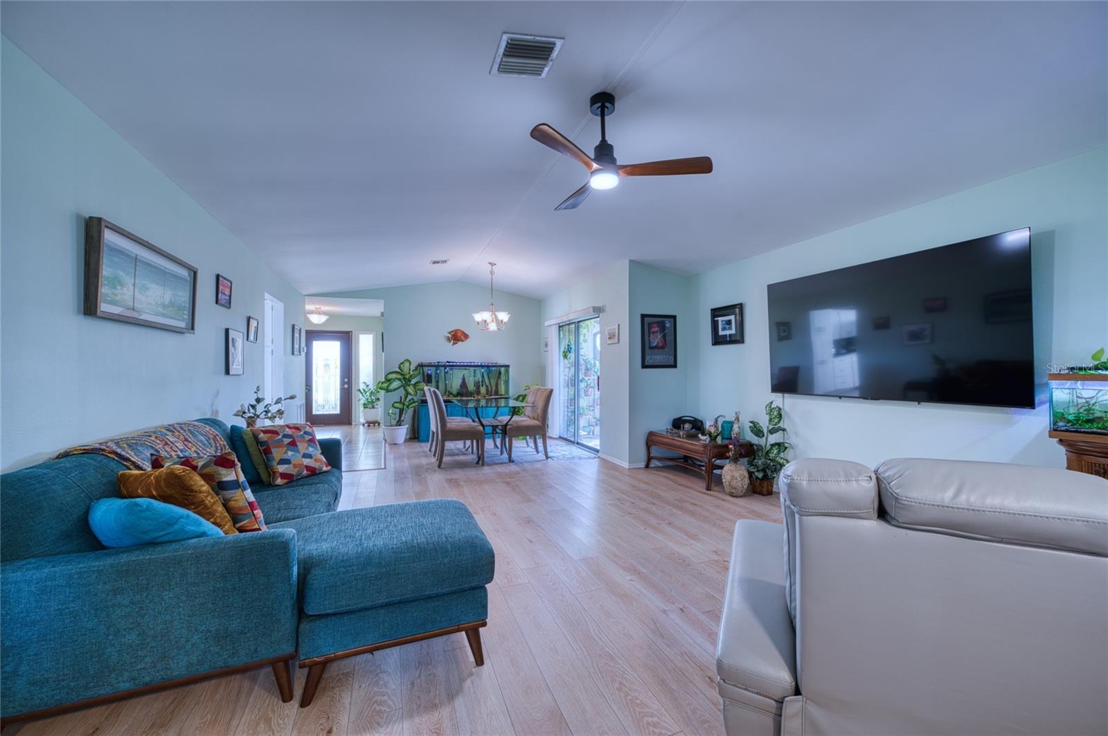 76 SANDSTONE CIR