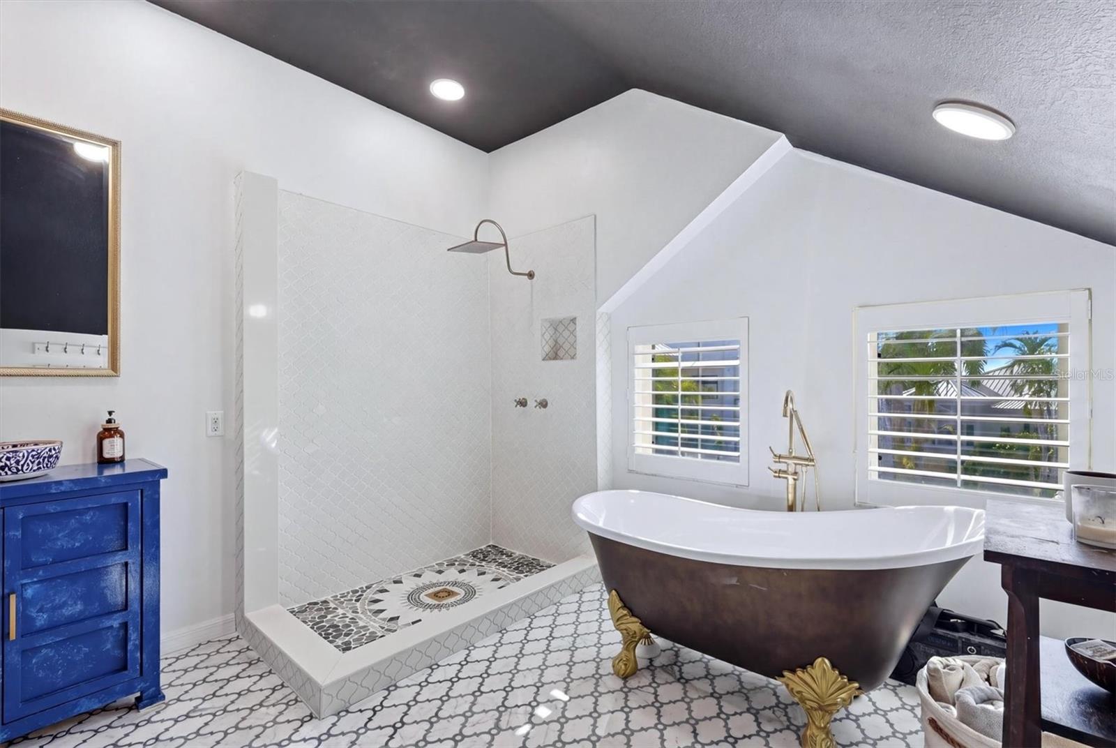7107 HAWKS HARBOR CIR