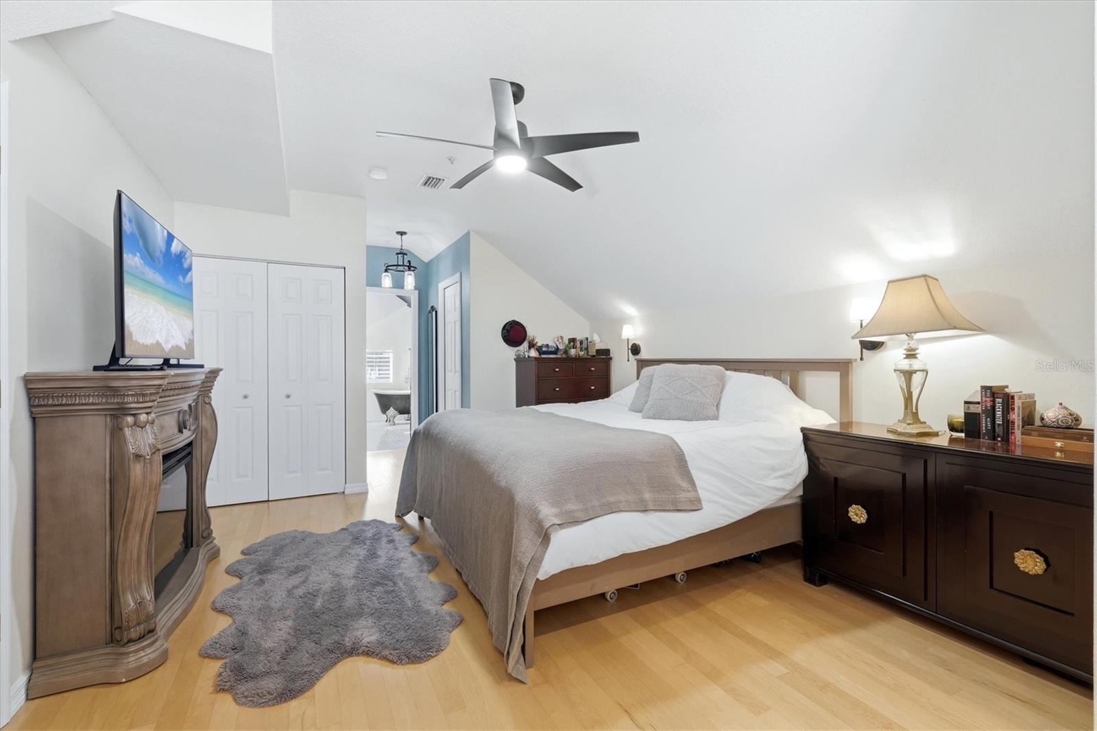 7107 HAWKS HARBOR CIR