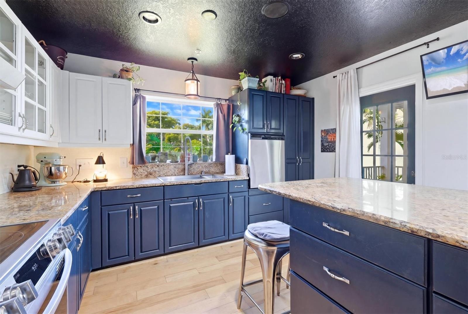 7107 HAWKS HARBOR CIR