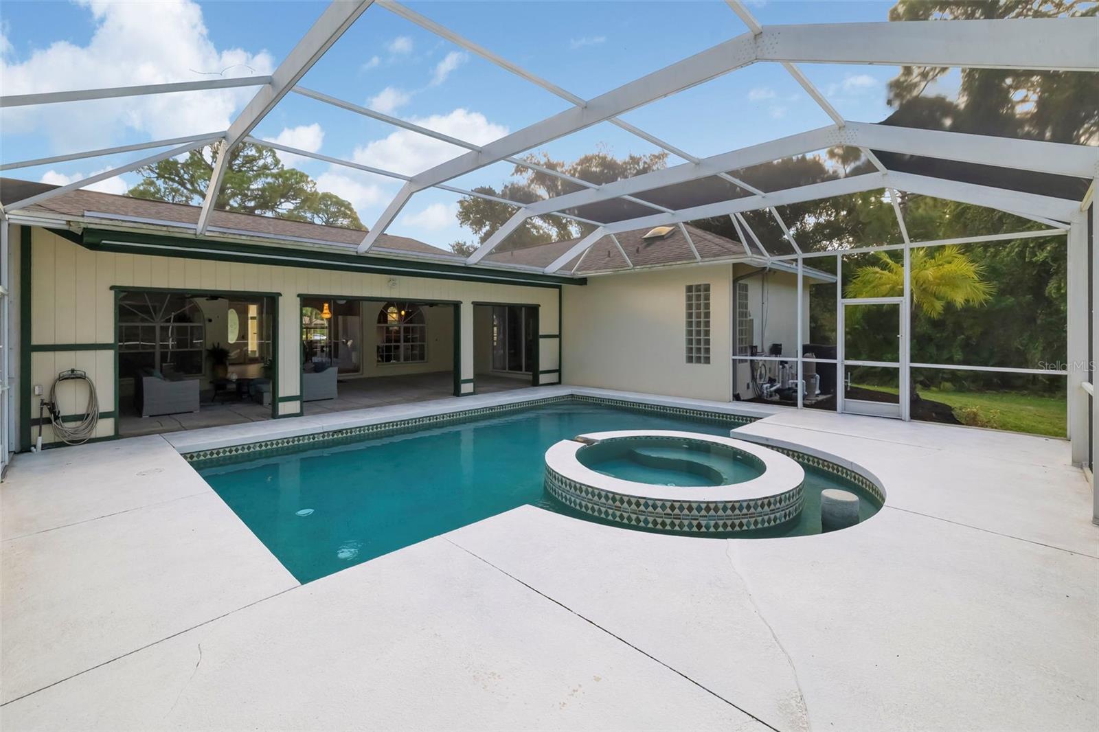 296 PINE RANCH TRL