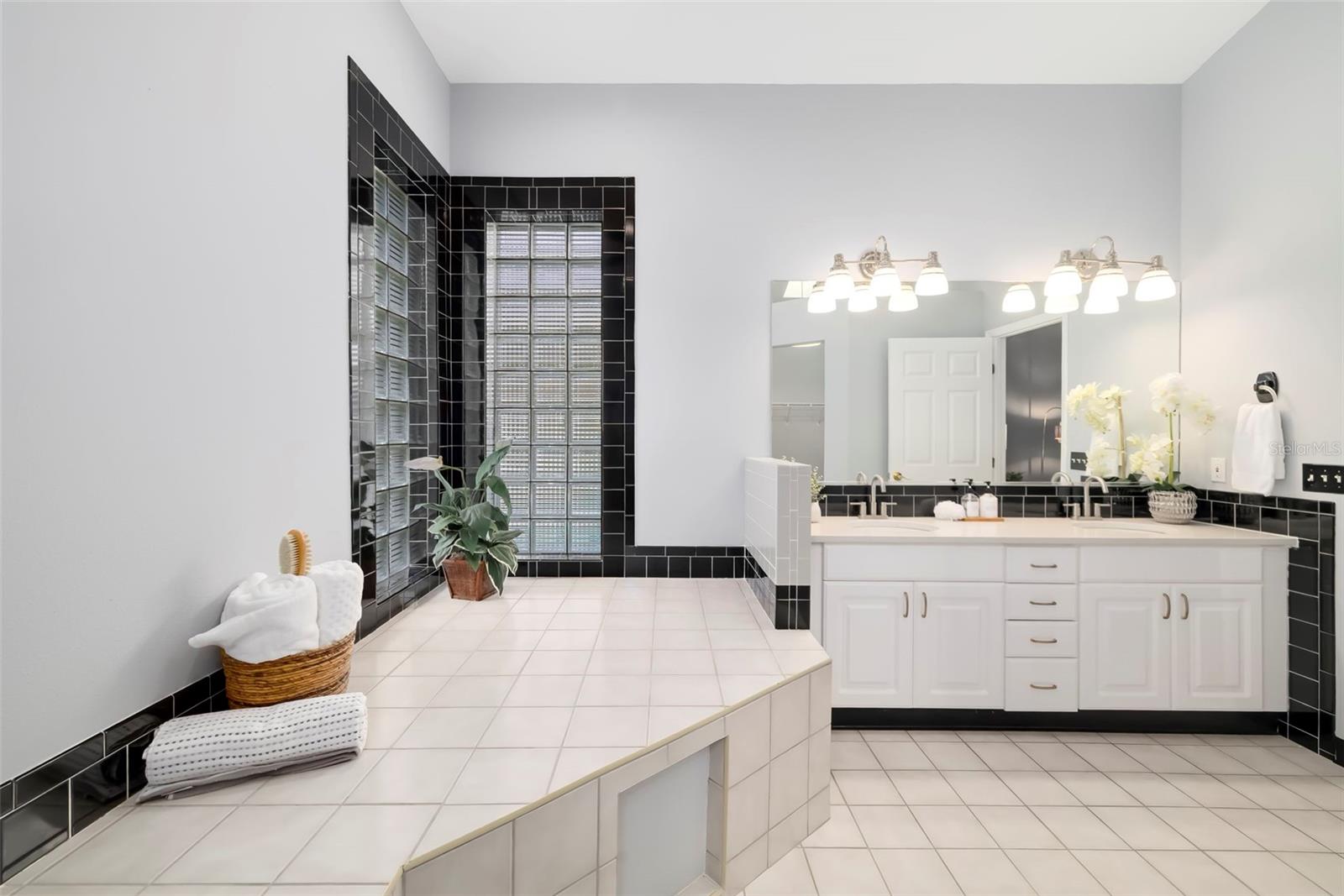 296 PINE RANCH TRL