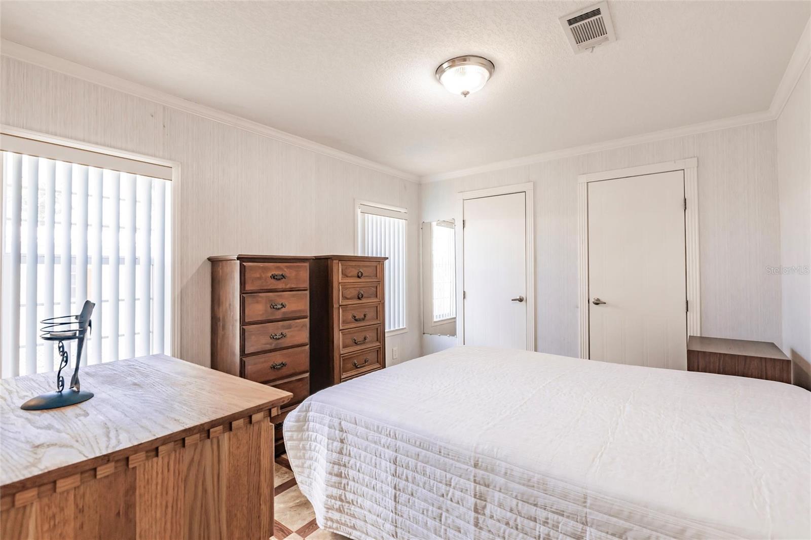 1100 UNIVERSITY PKWY #11