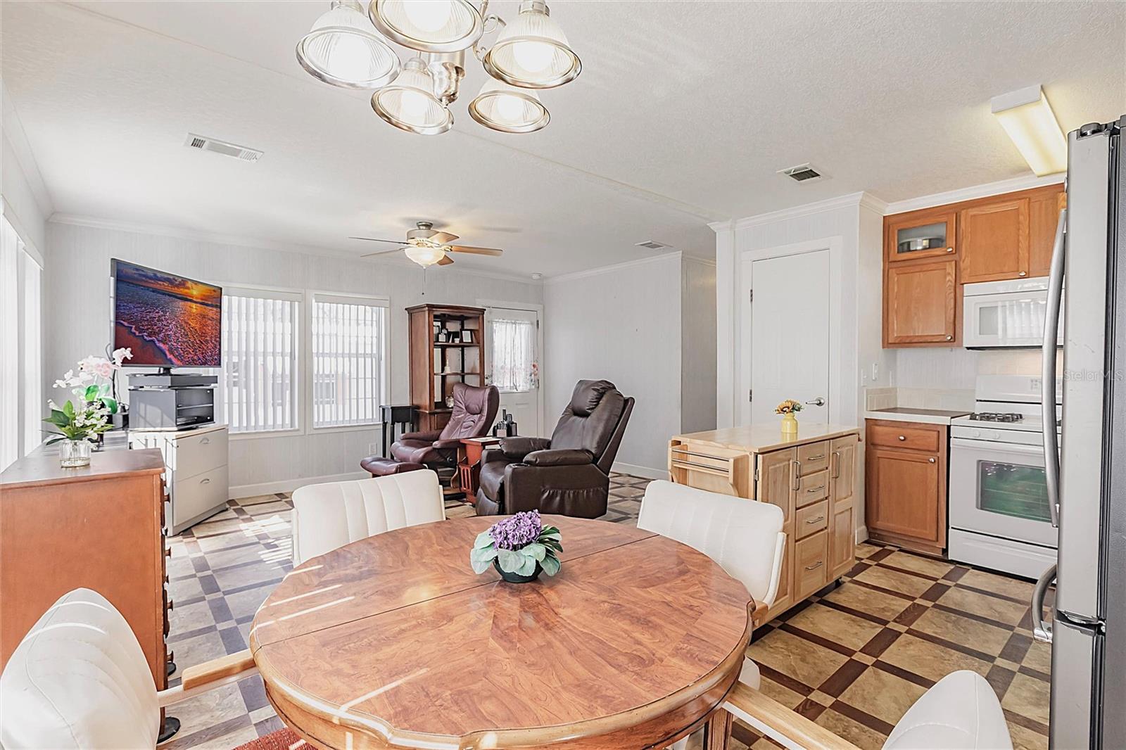 1100 UNIVERSITY PKWY #11