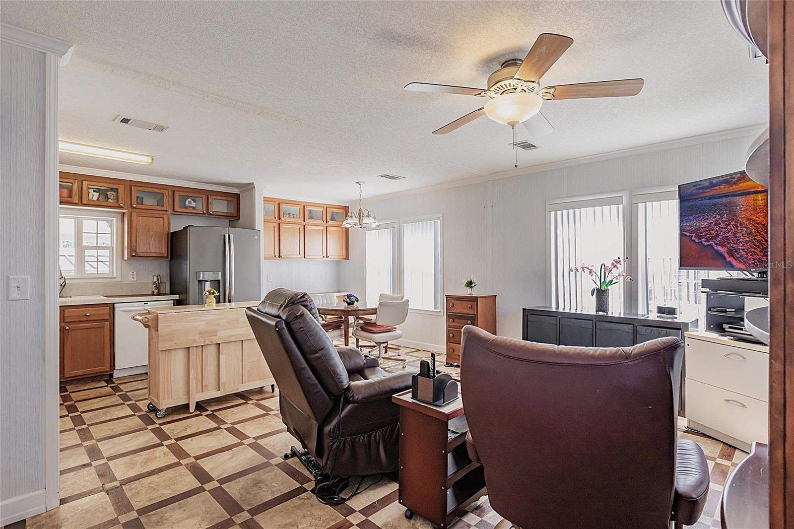1100 UNIVERSITY PKWY #11
