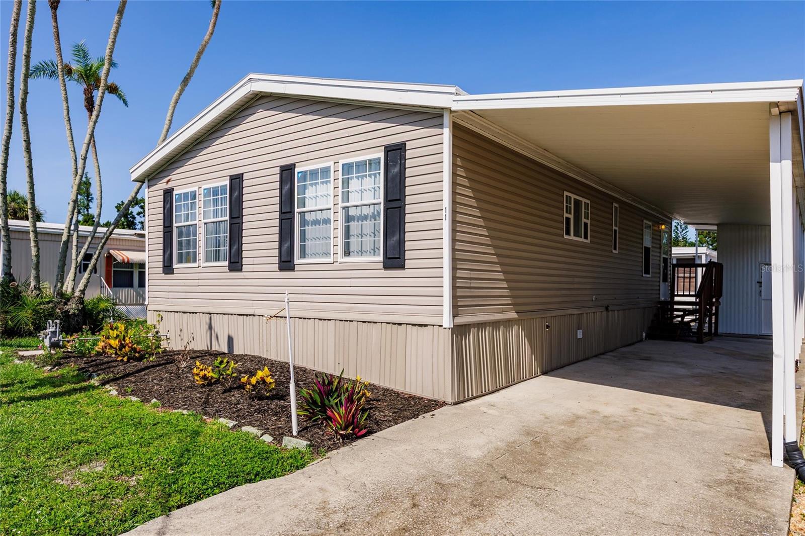 1100 UNIVERSITY PKWY #11