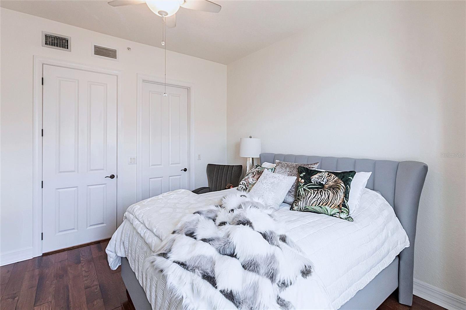 95 VIVANTE BLVD #401
