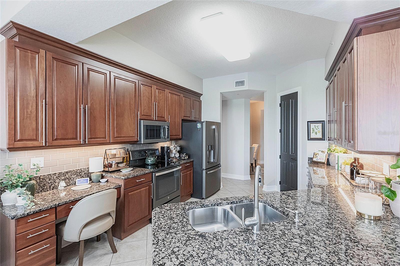 95 VIVANTE BLVD #401