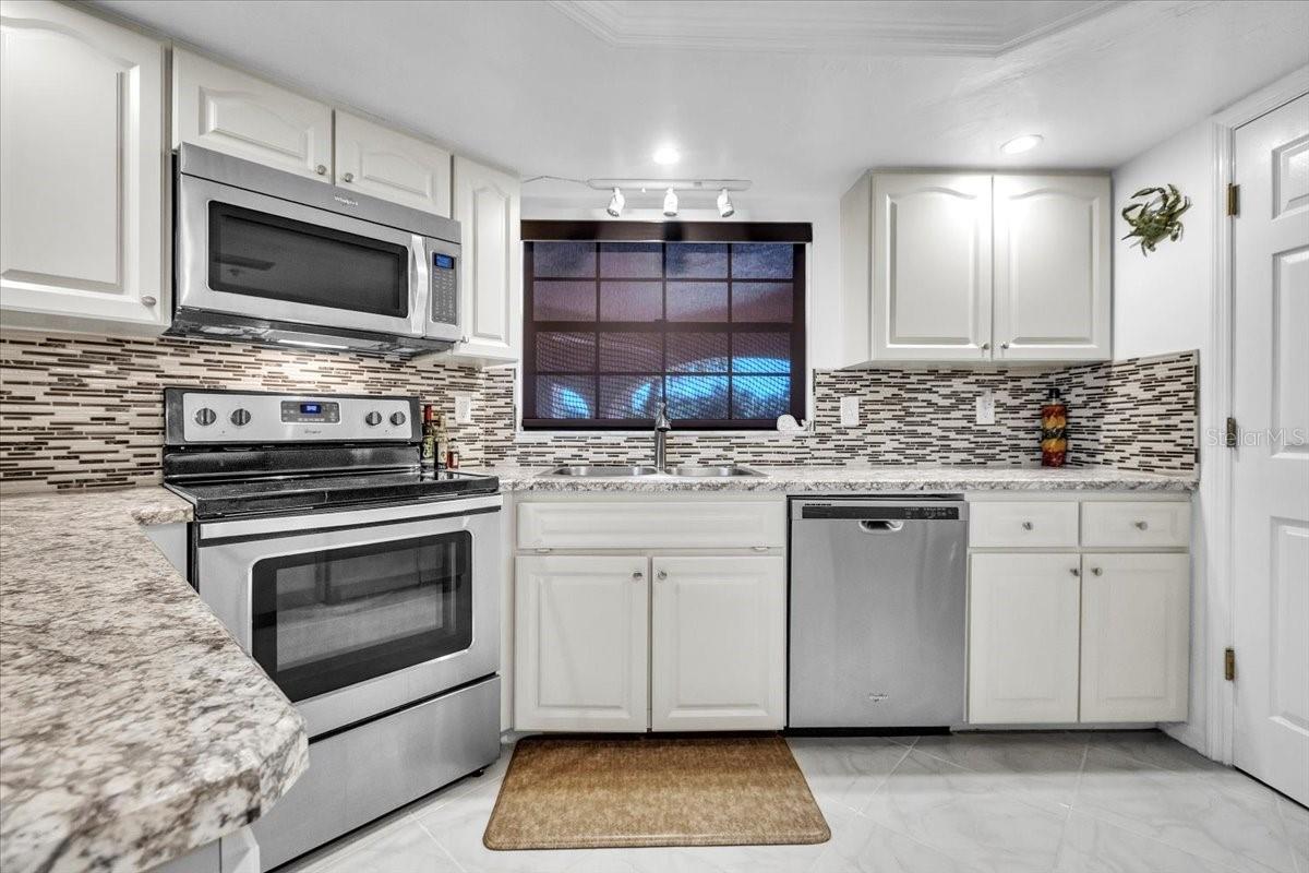 23465 HARBORVIEW RD #624