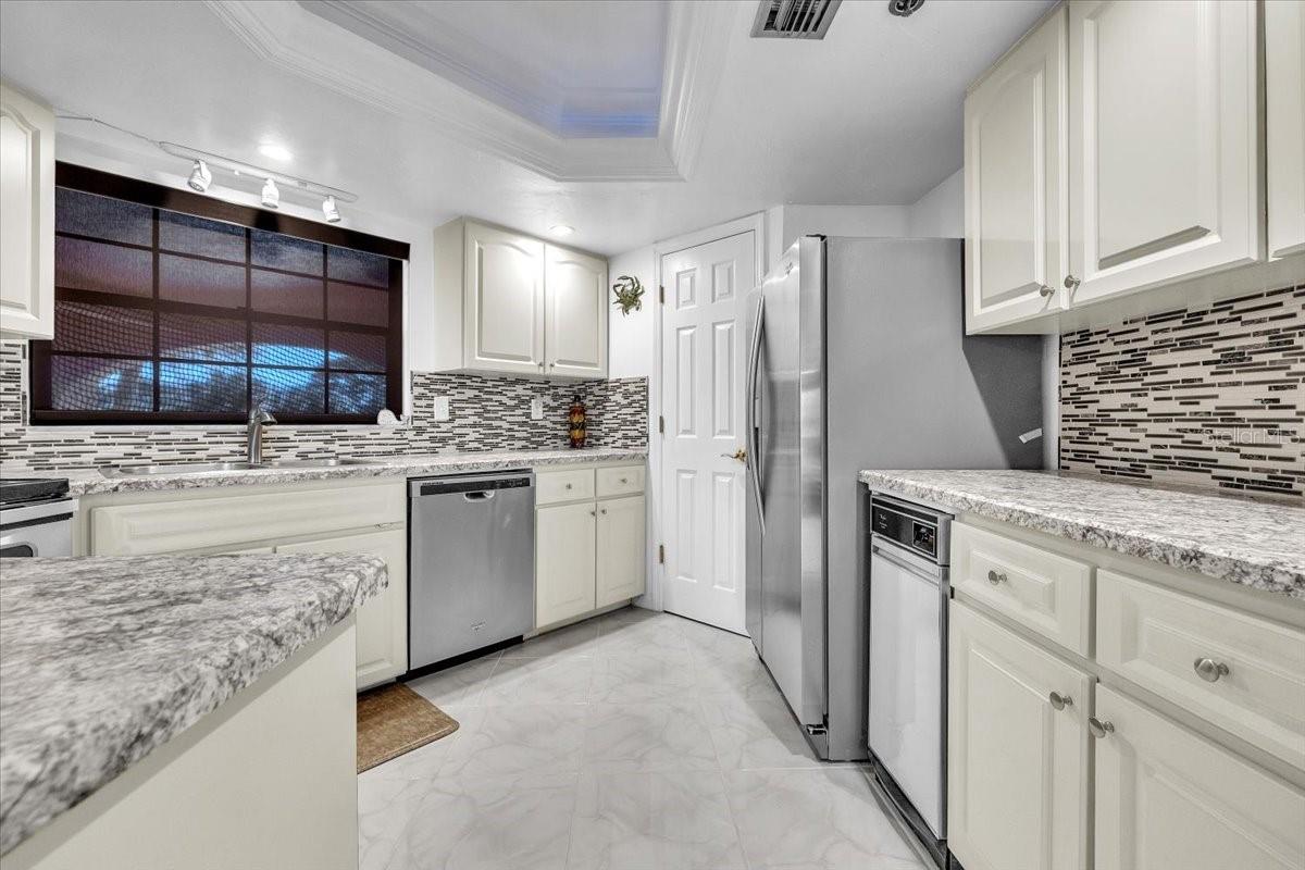 23465 HARBORVIEW RD #624