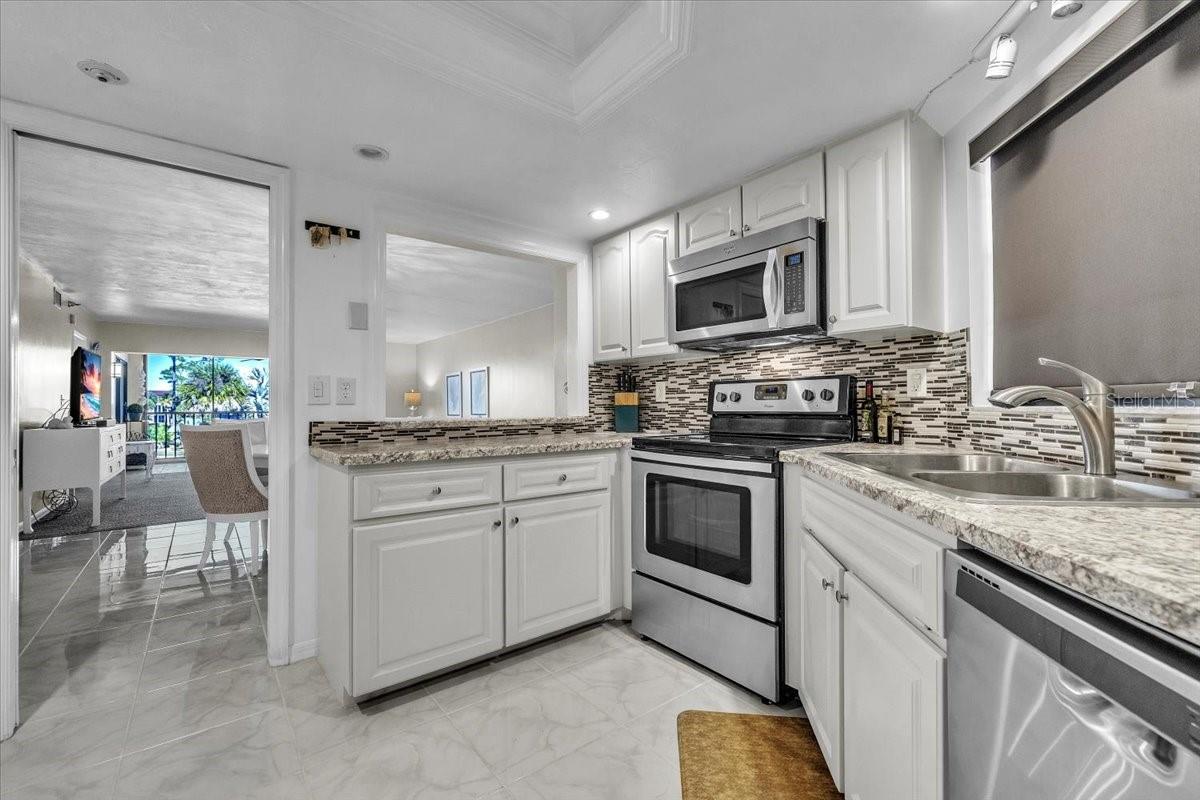 23465 HARBORVIEW RD #624