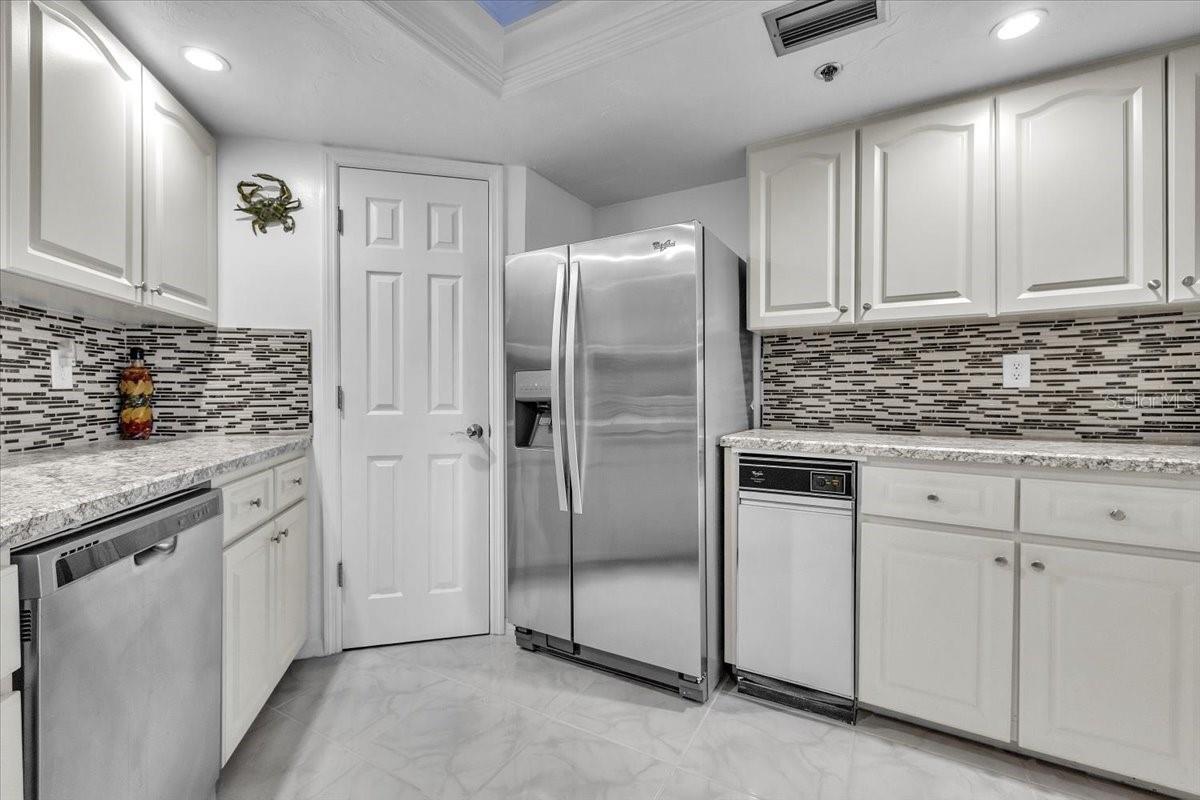 23465 HARBORVIEW RD #624