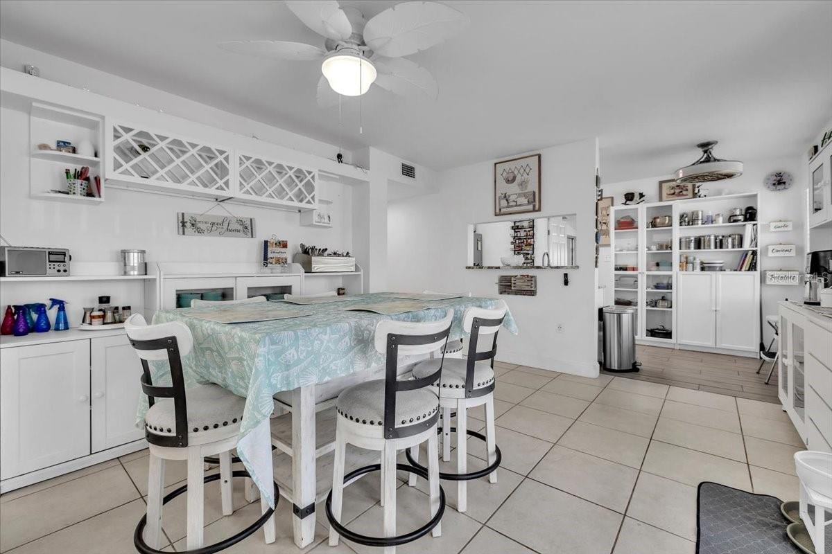 137 POINSETTIA CIR NE