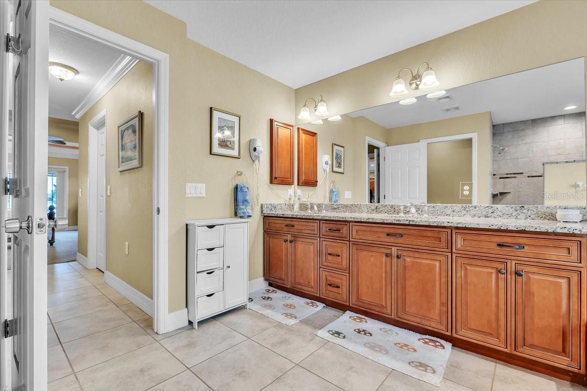 11614 SW COURTLY MANOR DR