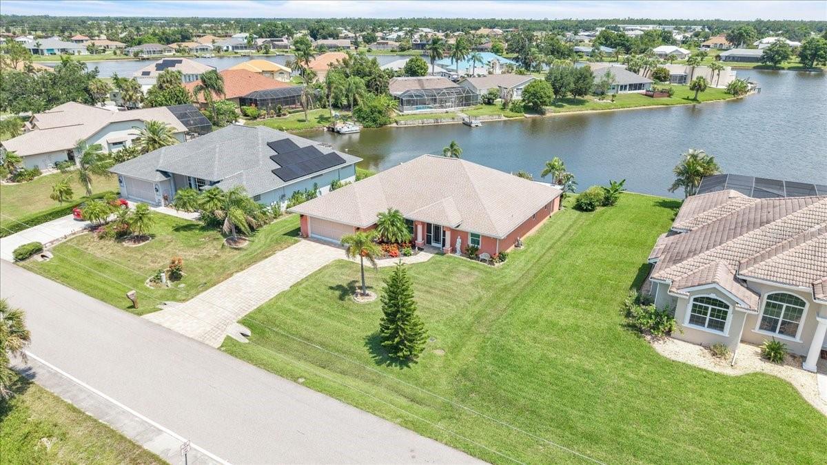 11614 SW COURTLY MANOR DR