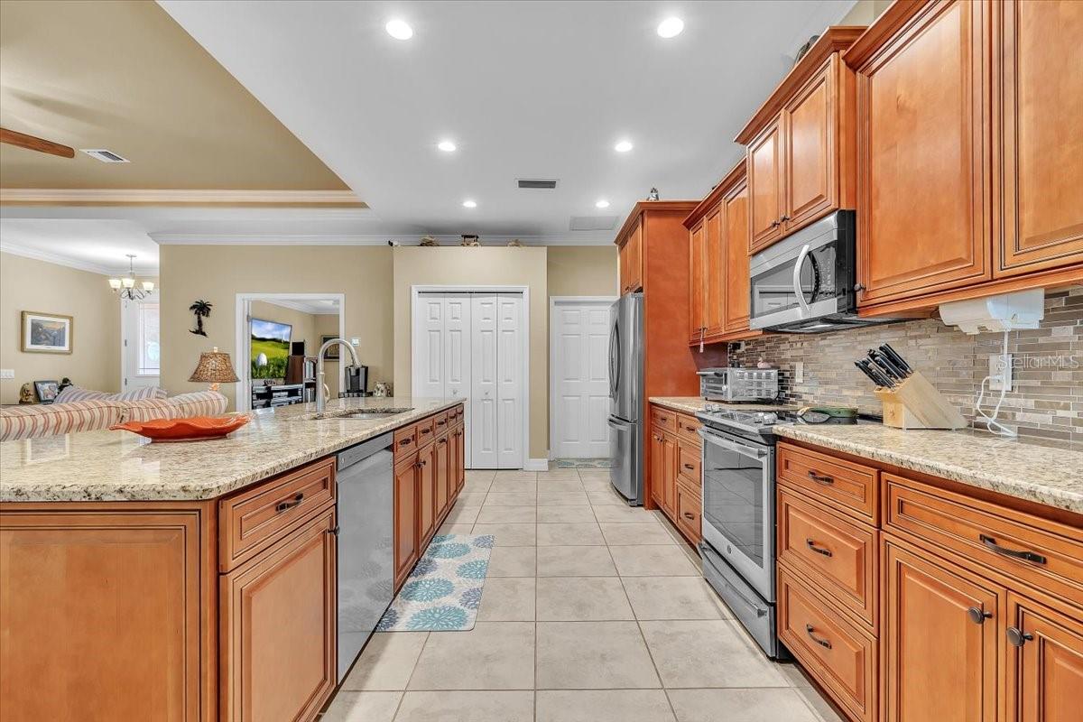 11614 SW COURTLY MANOR DR