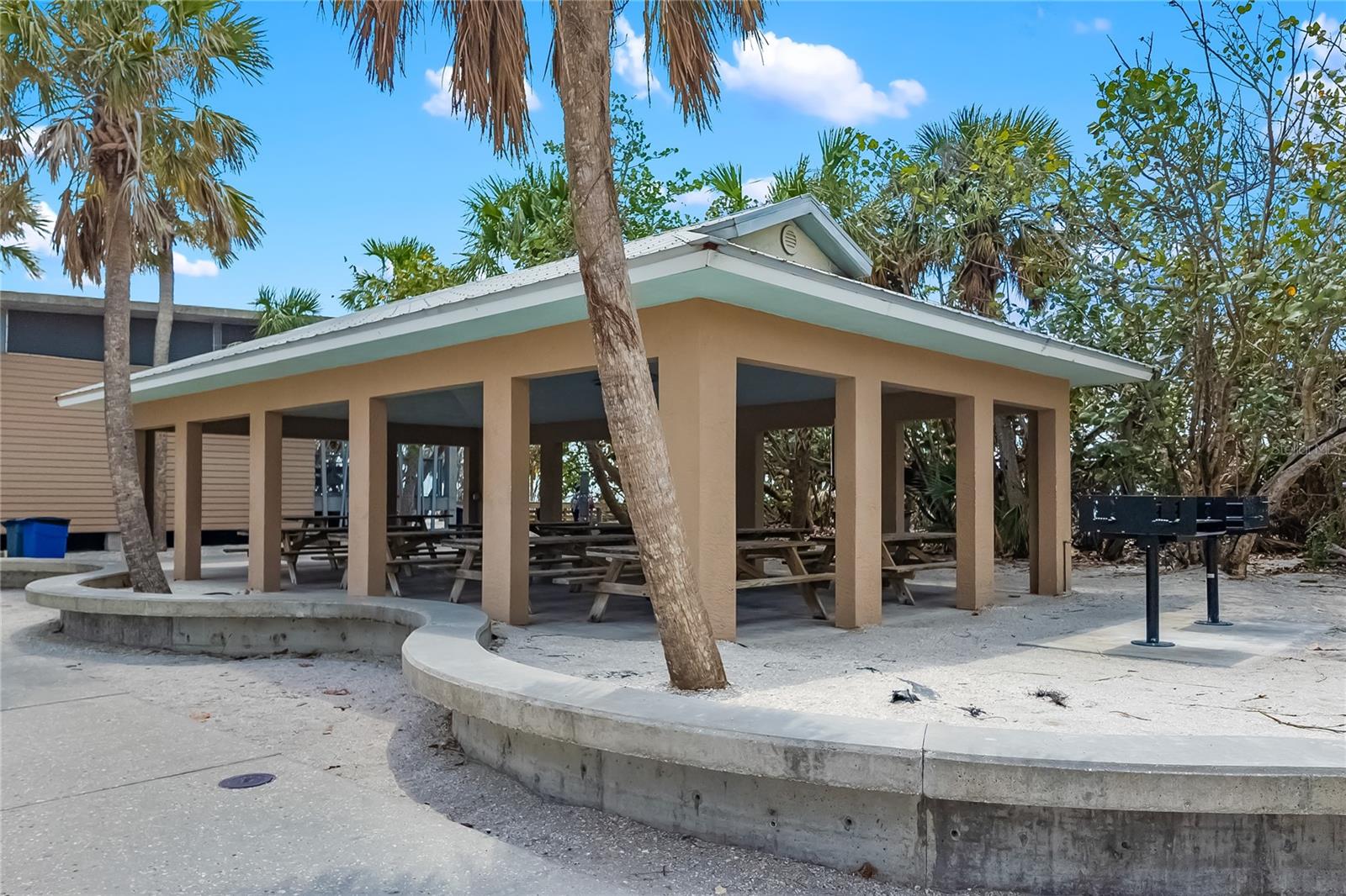 2434 BISMARCK RD