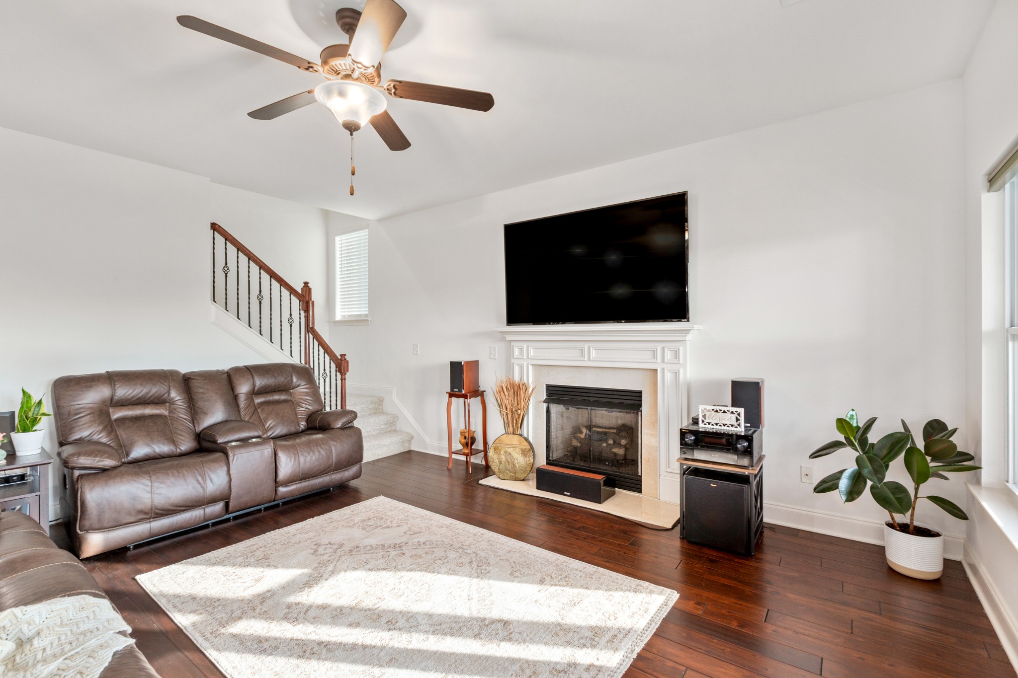 375 Irvine Ln