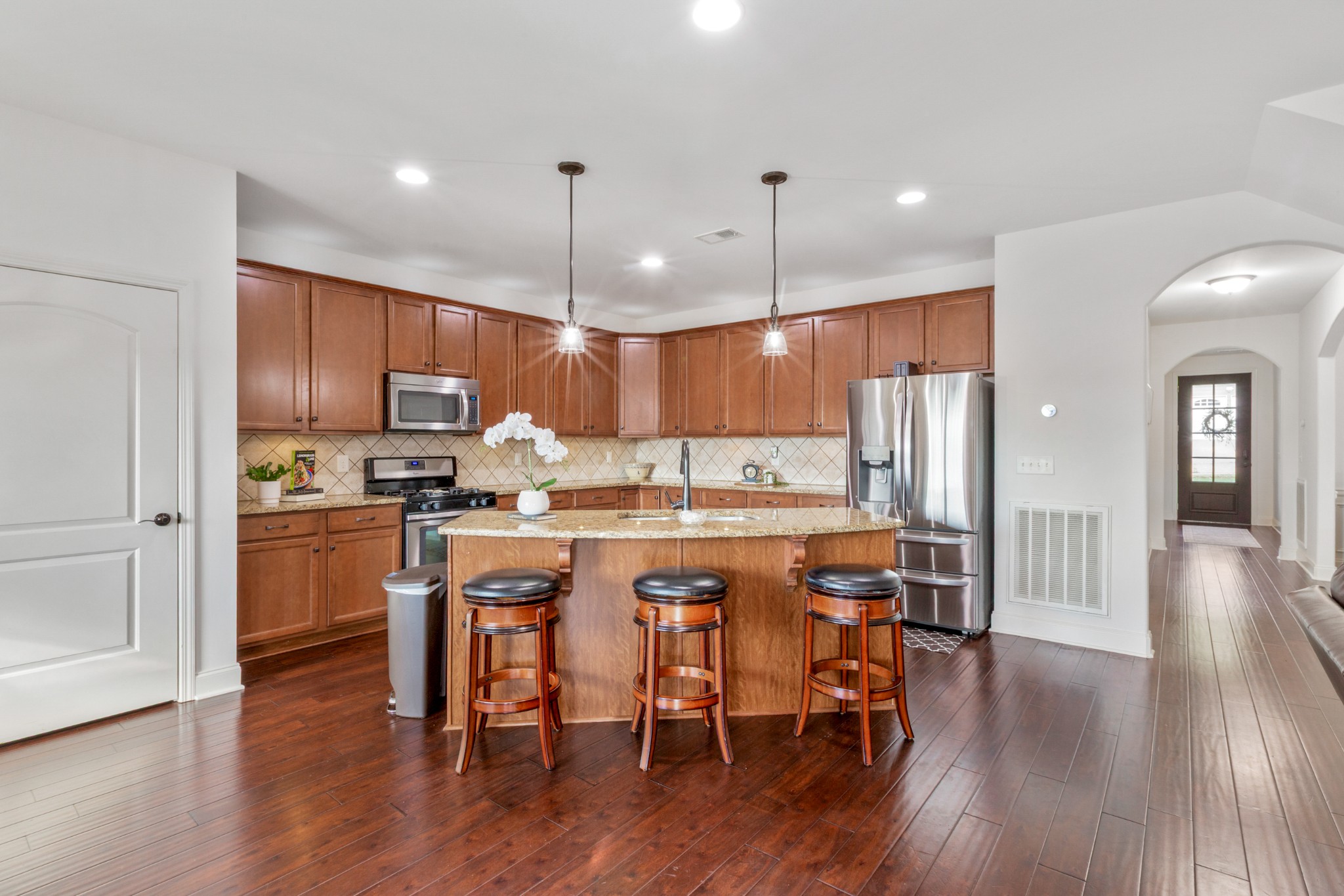 375 Irvine Ln