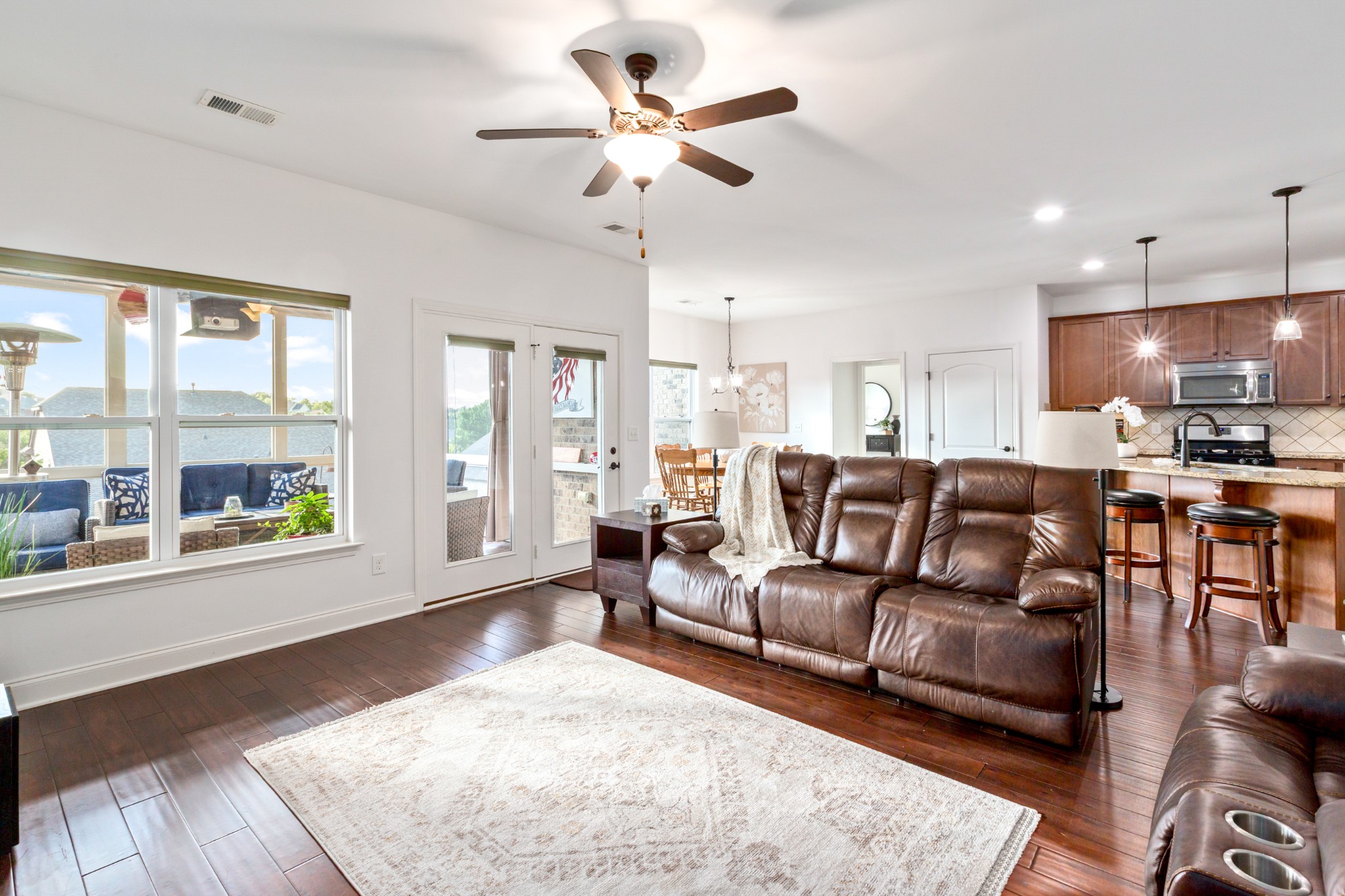 375 Irvine Ln