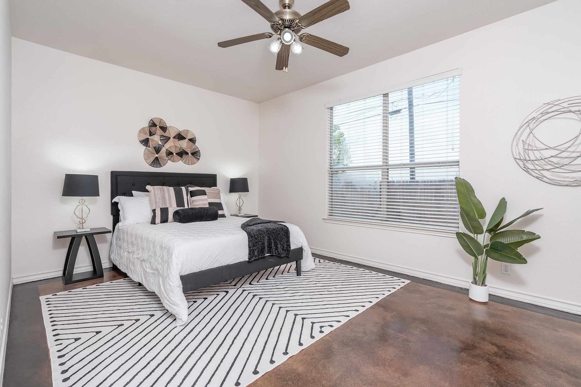 200 Sandstone DR Unit: E/F
