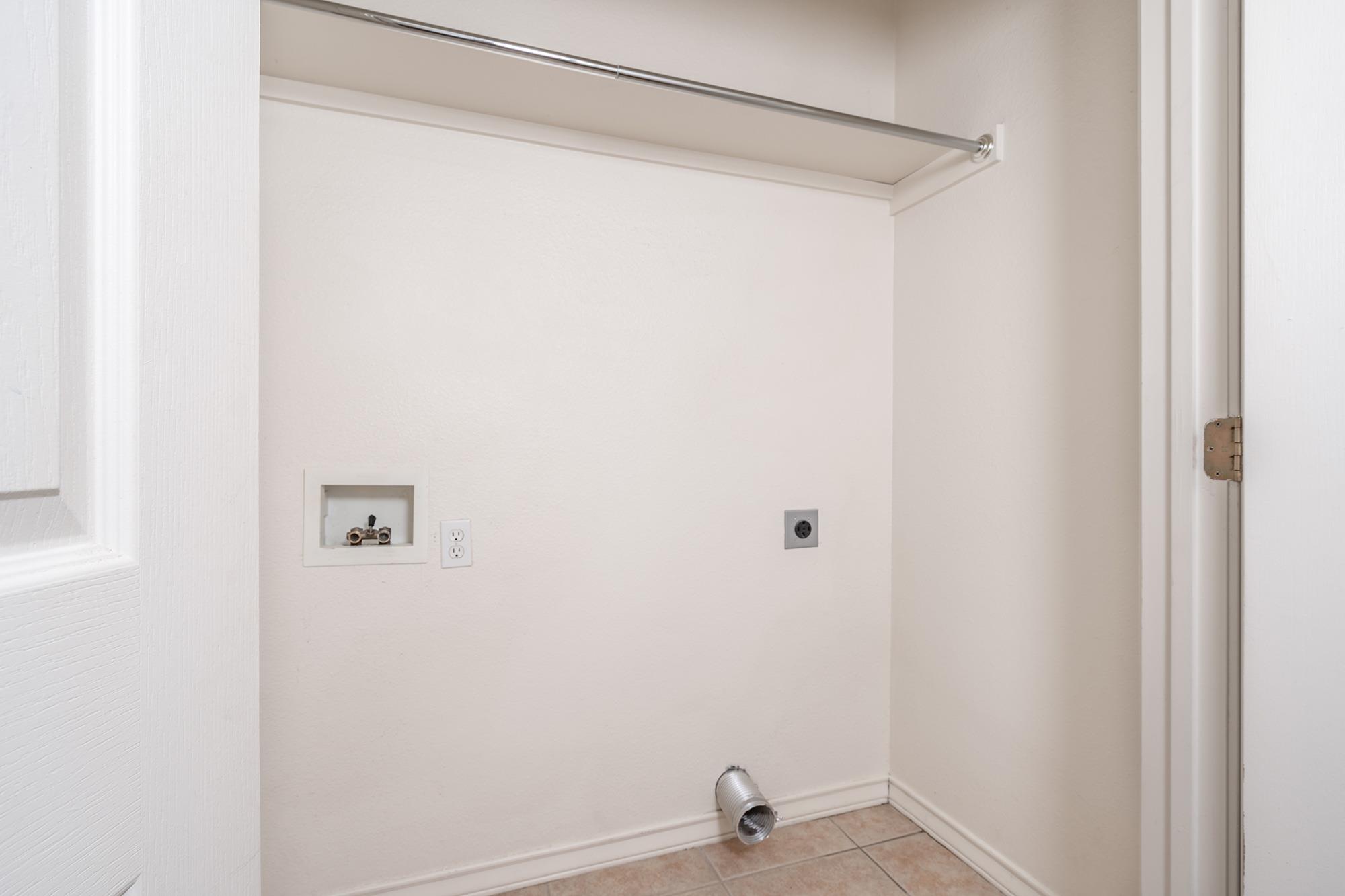 200 Sandstone DR Unit: E/F