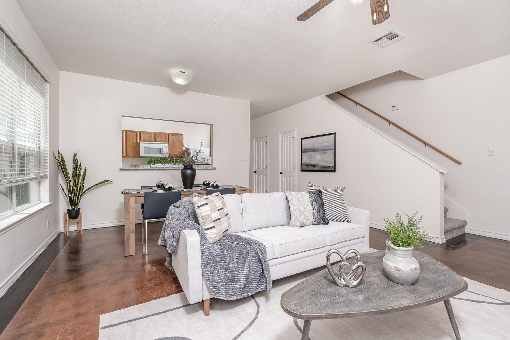 200 Sandstone DR Unit: E/F