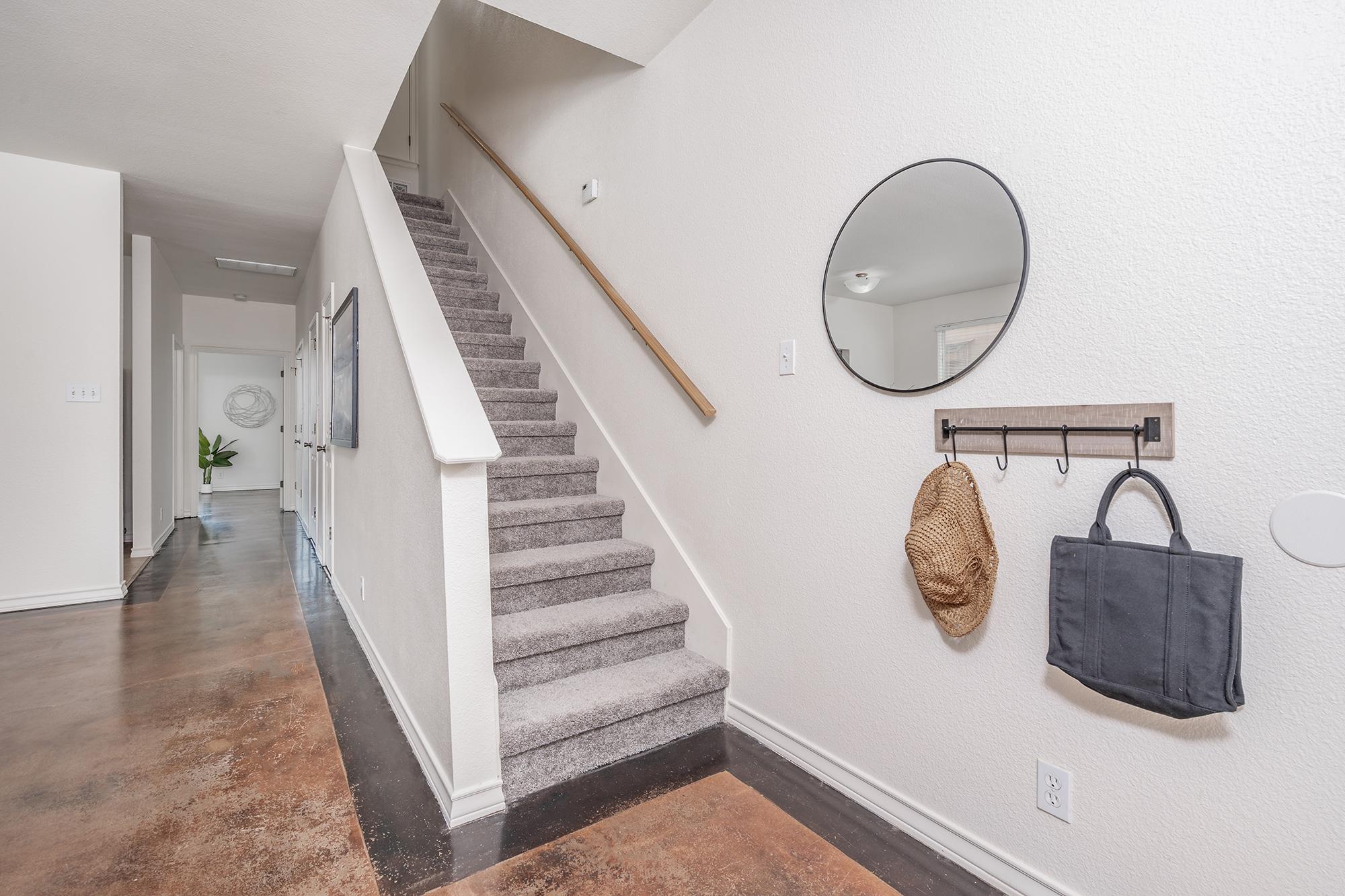 200 Sandstone DR Unit: E/F