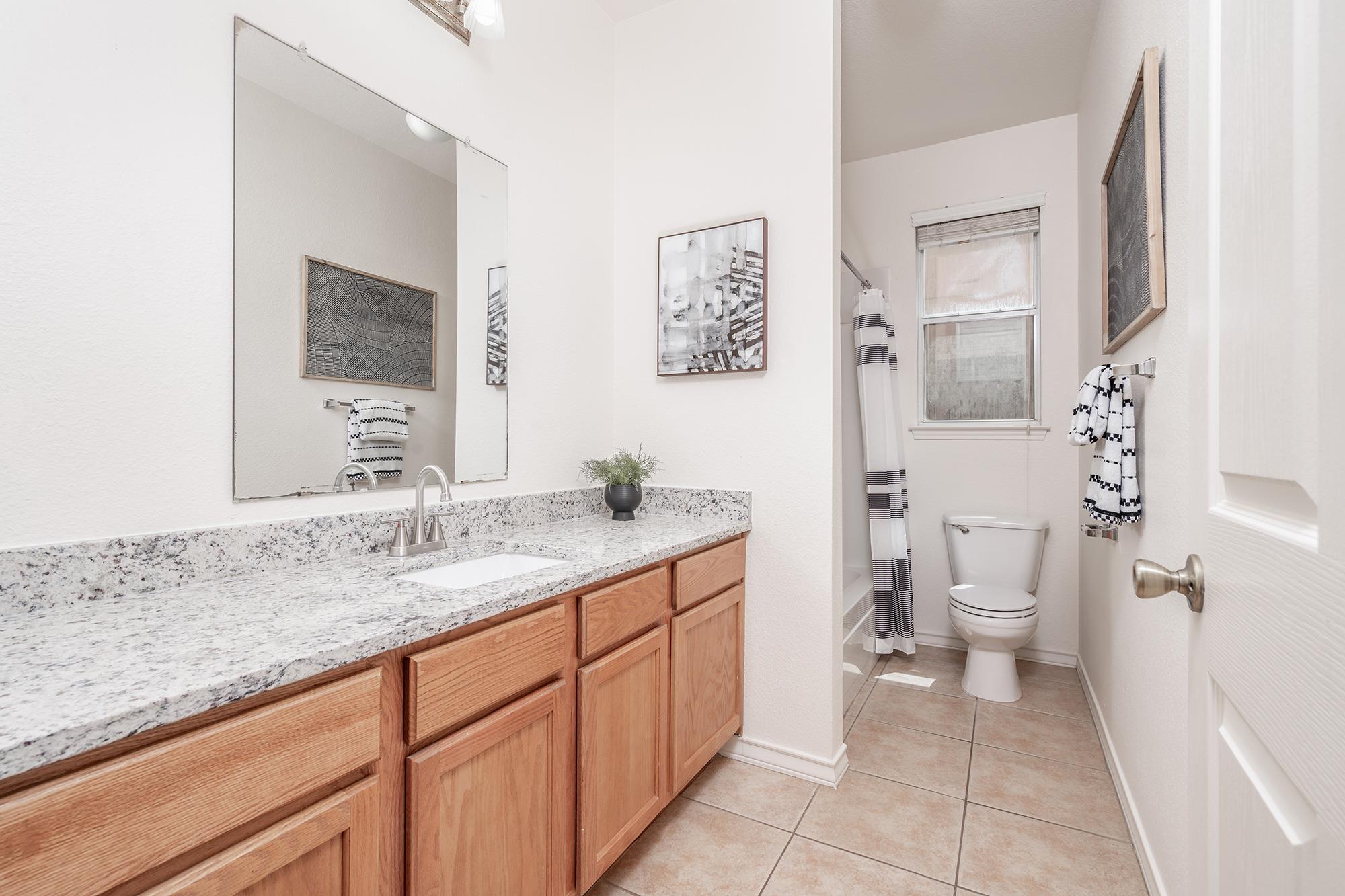200 Sandstone DR Unit: E/F
