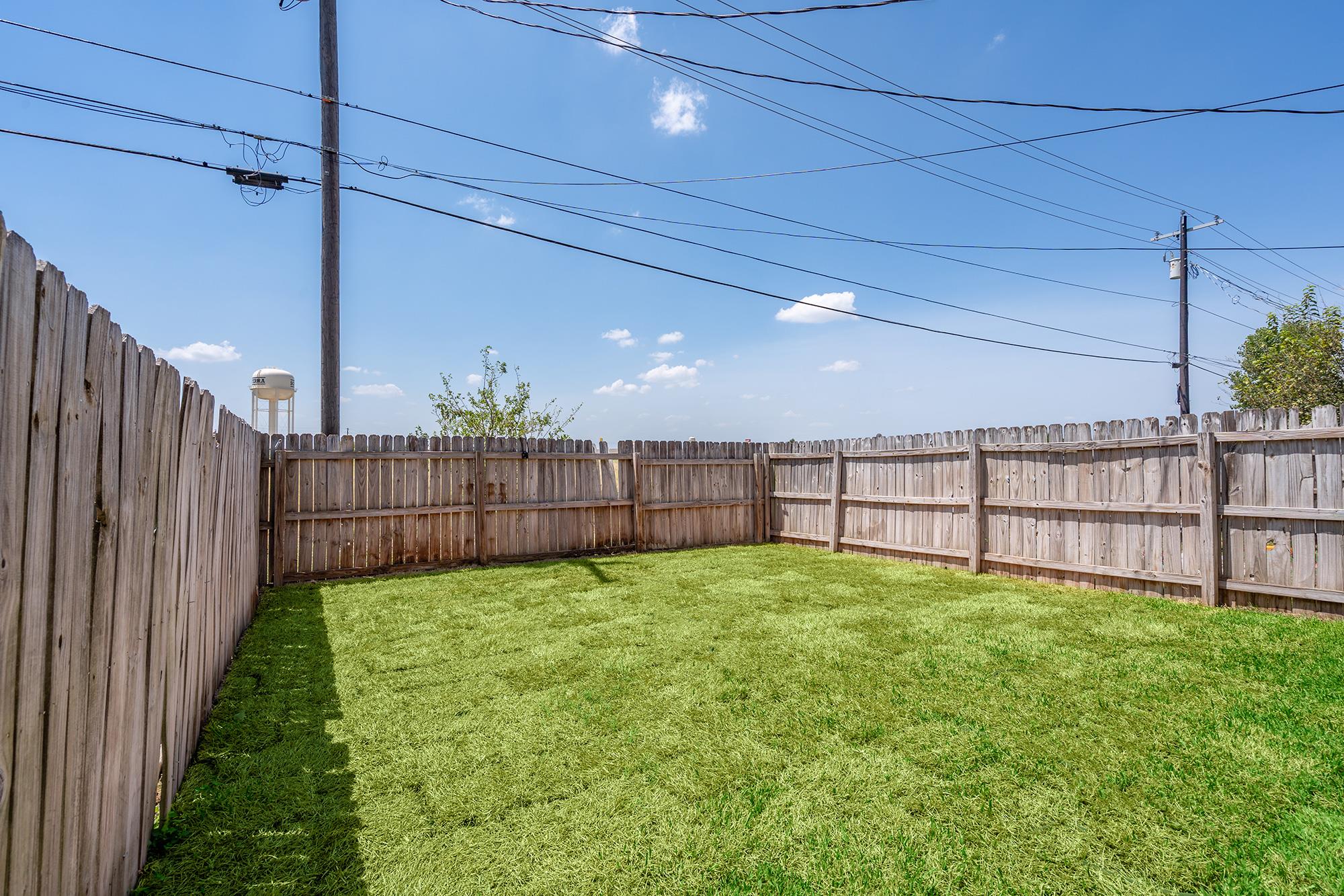 200 Sandstone DR Unit: E/F