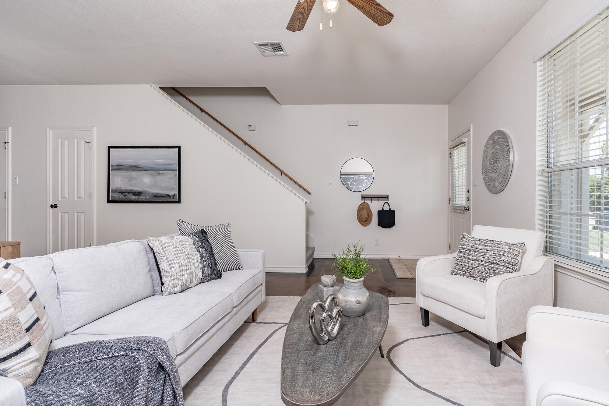 200 Sandstone DR Unit: E/F
