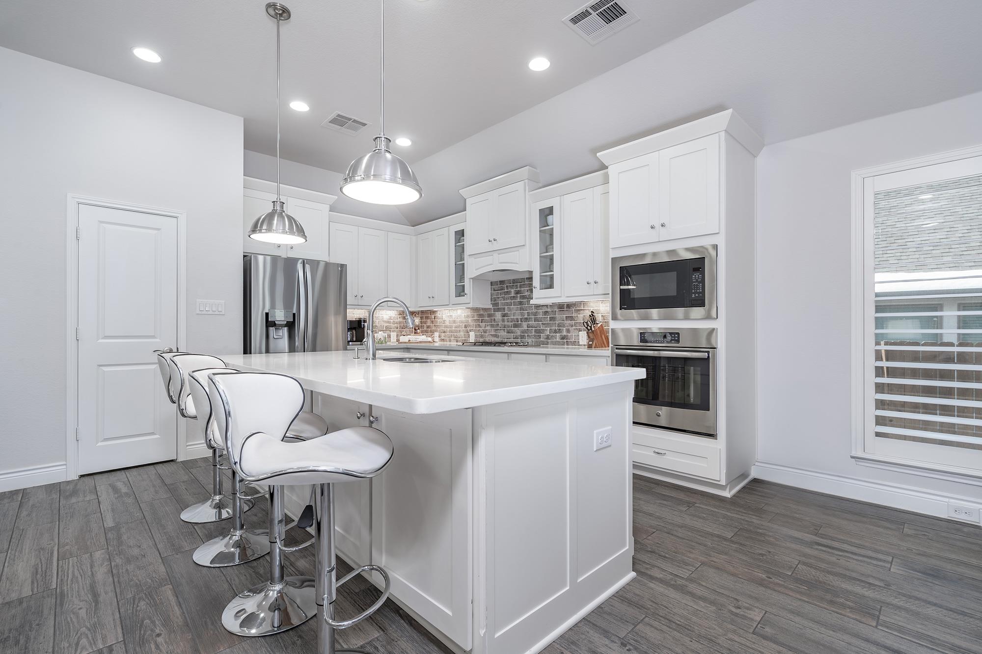 1232 Lakeside Ranch RD