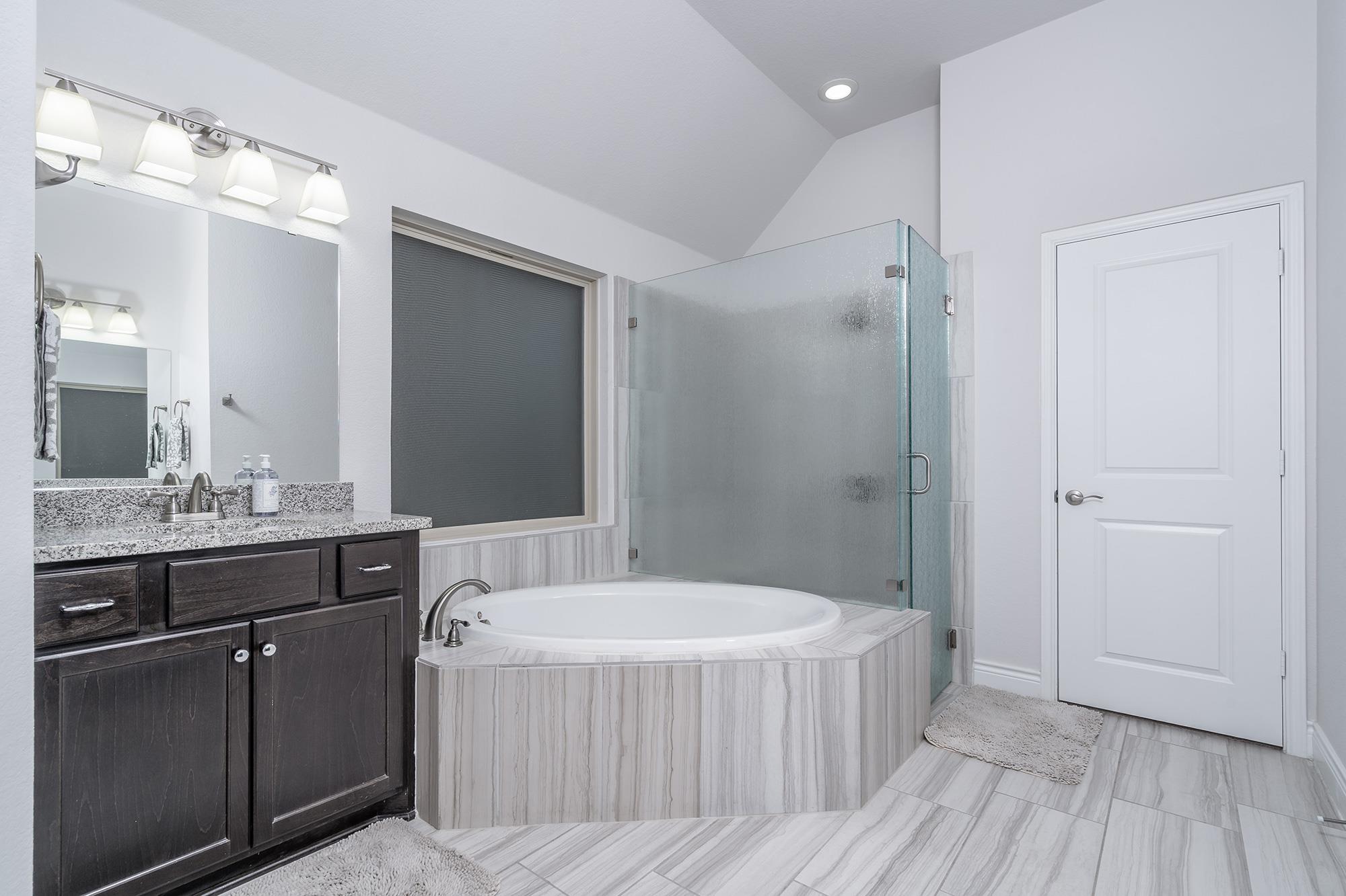 1232 Lakeside Ranch RD