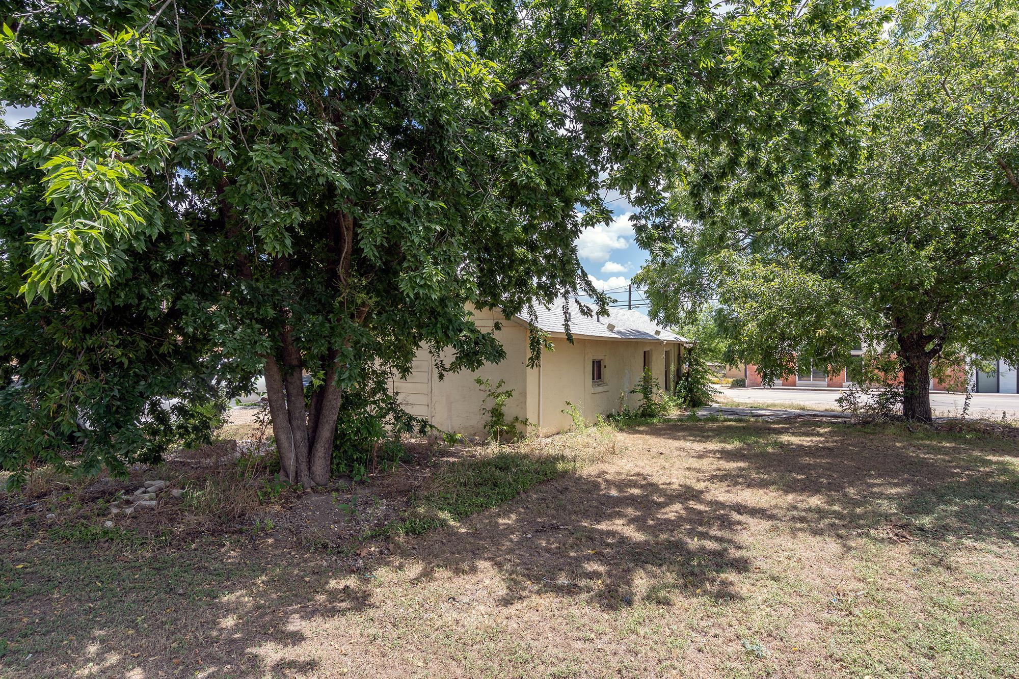 305 E Main ST