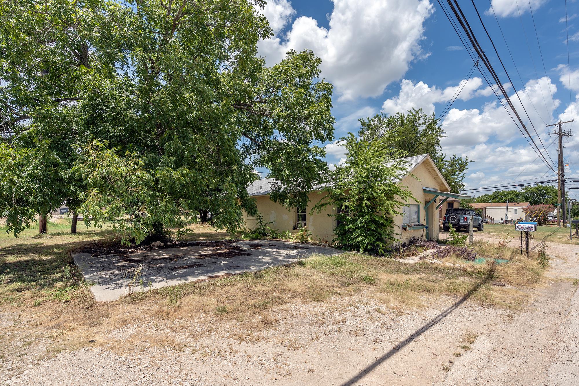 305 E Main ST