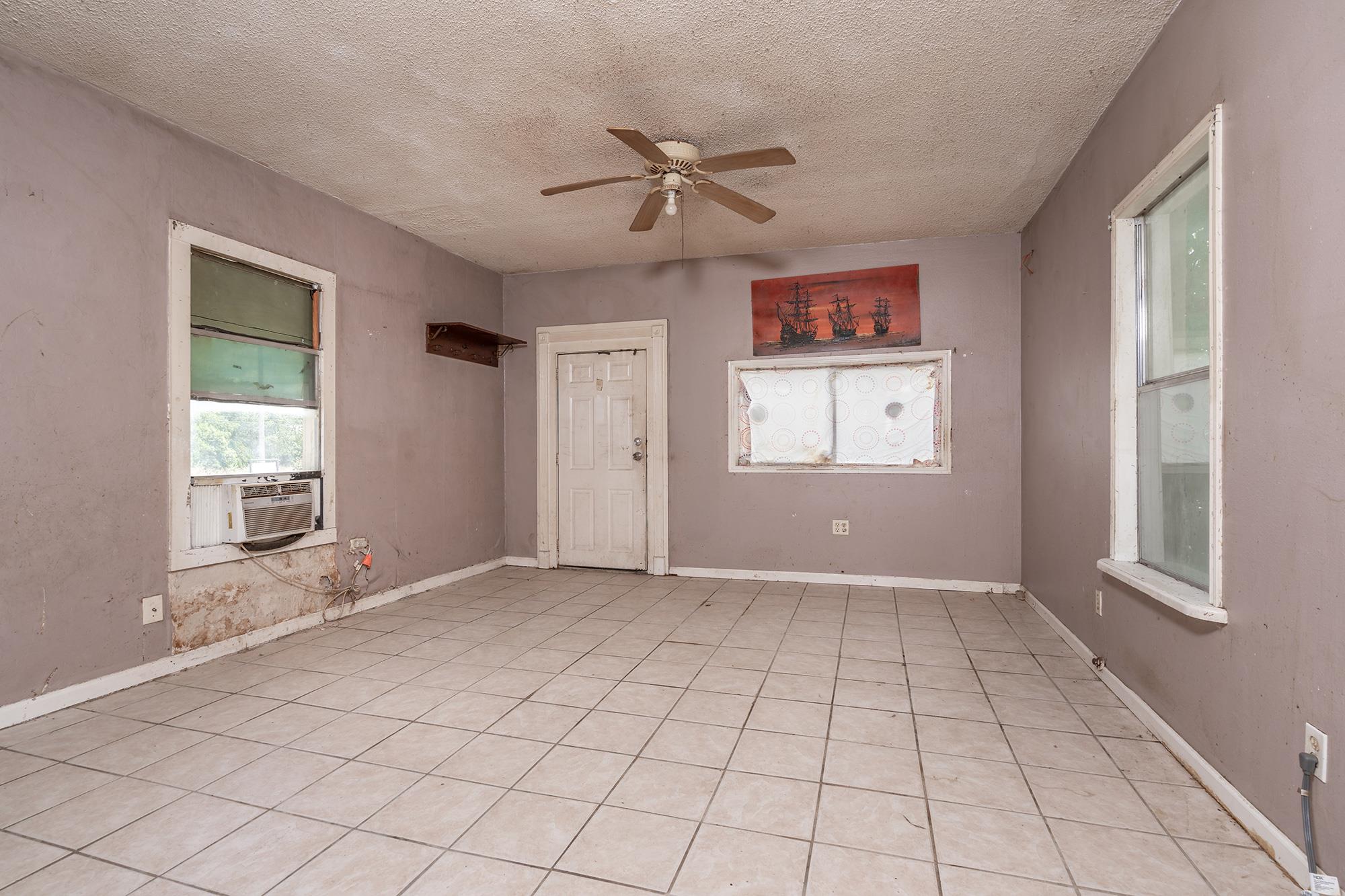 305 E Main ST